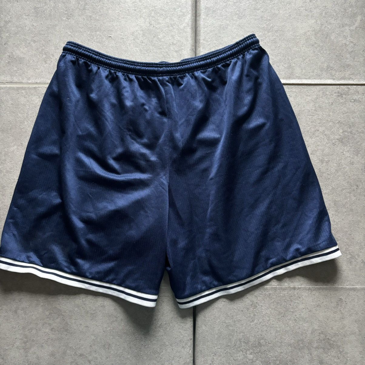 Other Vintage 90s blue u of m shorts Size US 32 / EU 48 - 6 Thumbnail