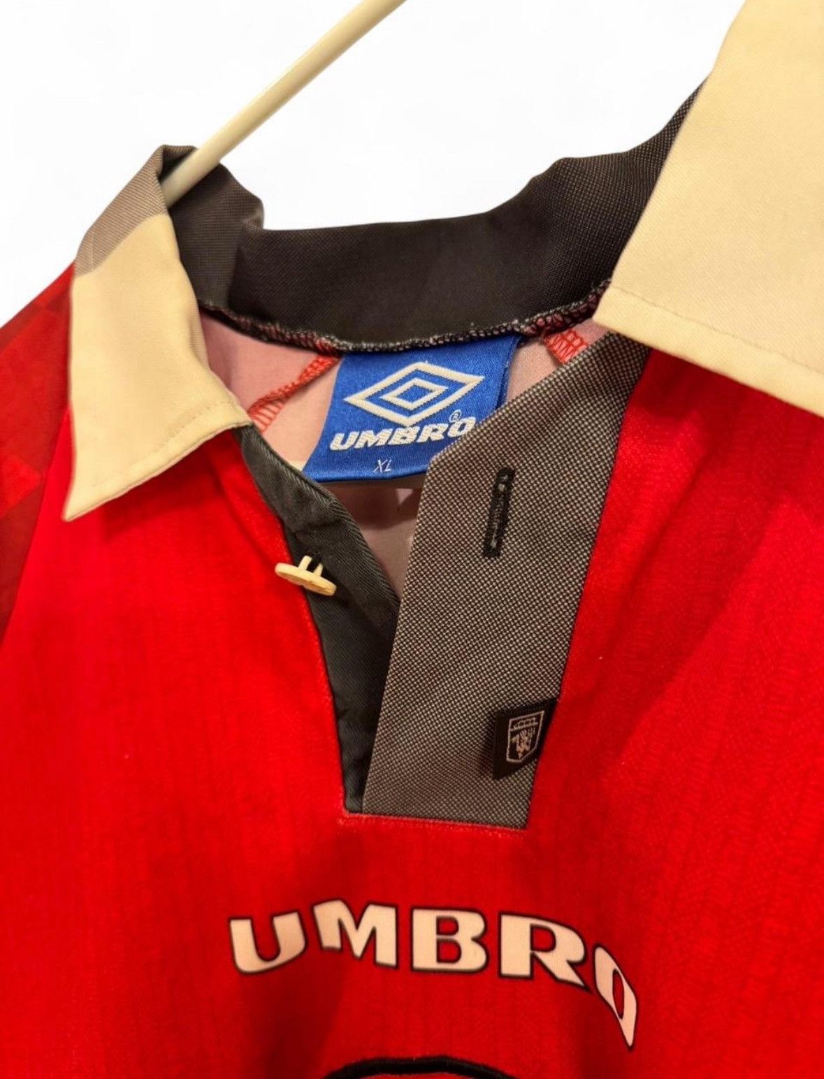 Umbro Vintage Umbro 1996-98 Manchester United Home Jersey Size US XL / EU 56 / 4 - 6 Thumbnail