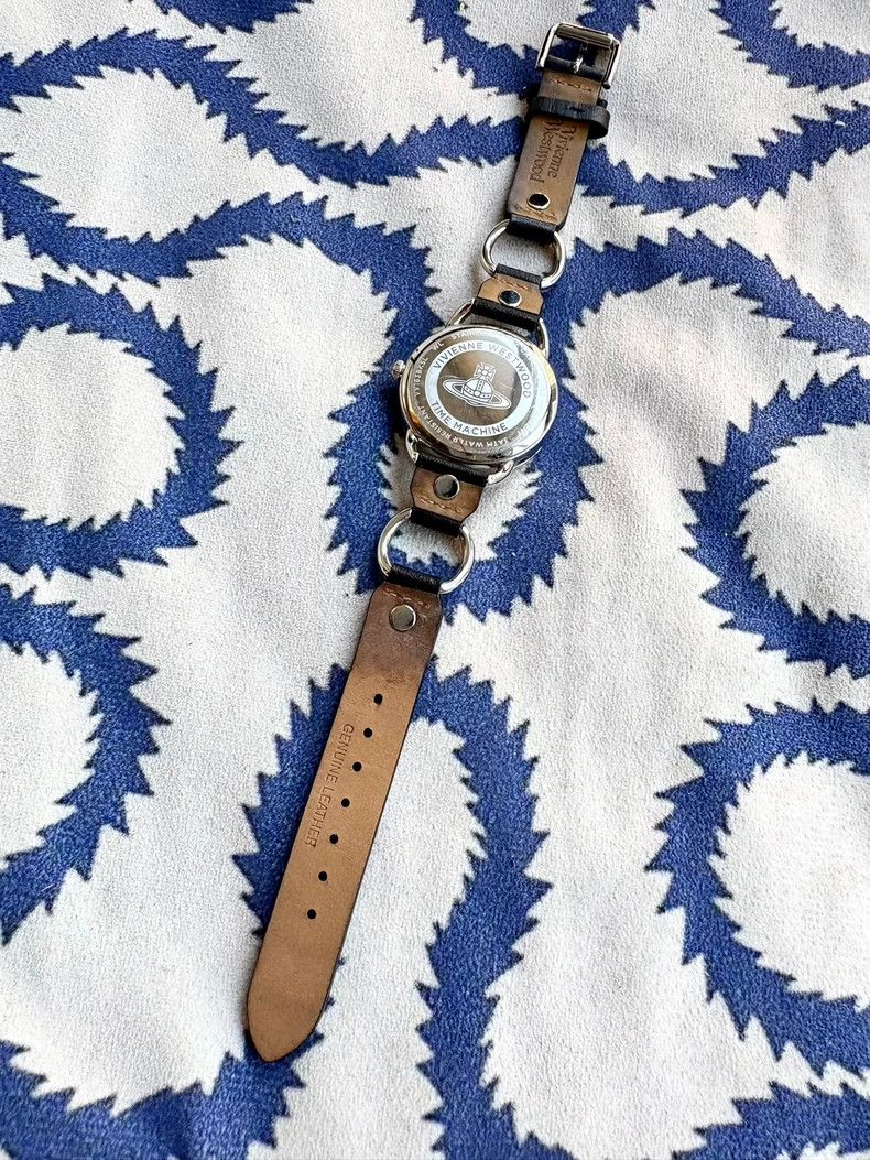 Vivienne Westwood Vivienne Westwood Black Leather Saturn Relief Watch Size ONE SIZE - 3 Thumbnail