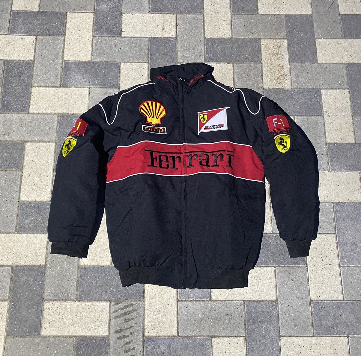 Formula 1 Vintage archive puffer jacket Ferrari racing Formula 1 shell Size US M / EU 48-50 / 2 - 2 Thumbnail