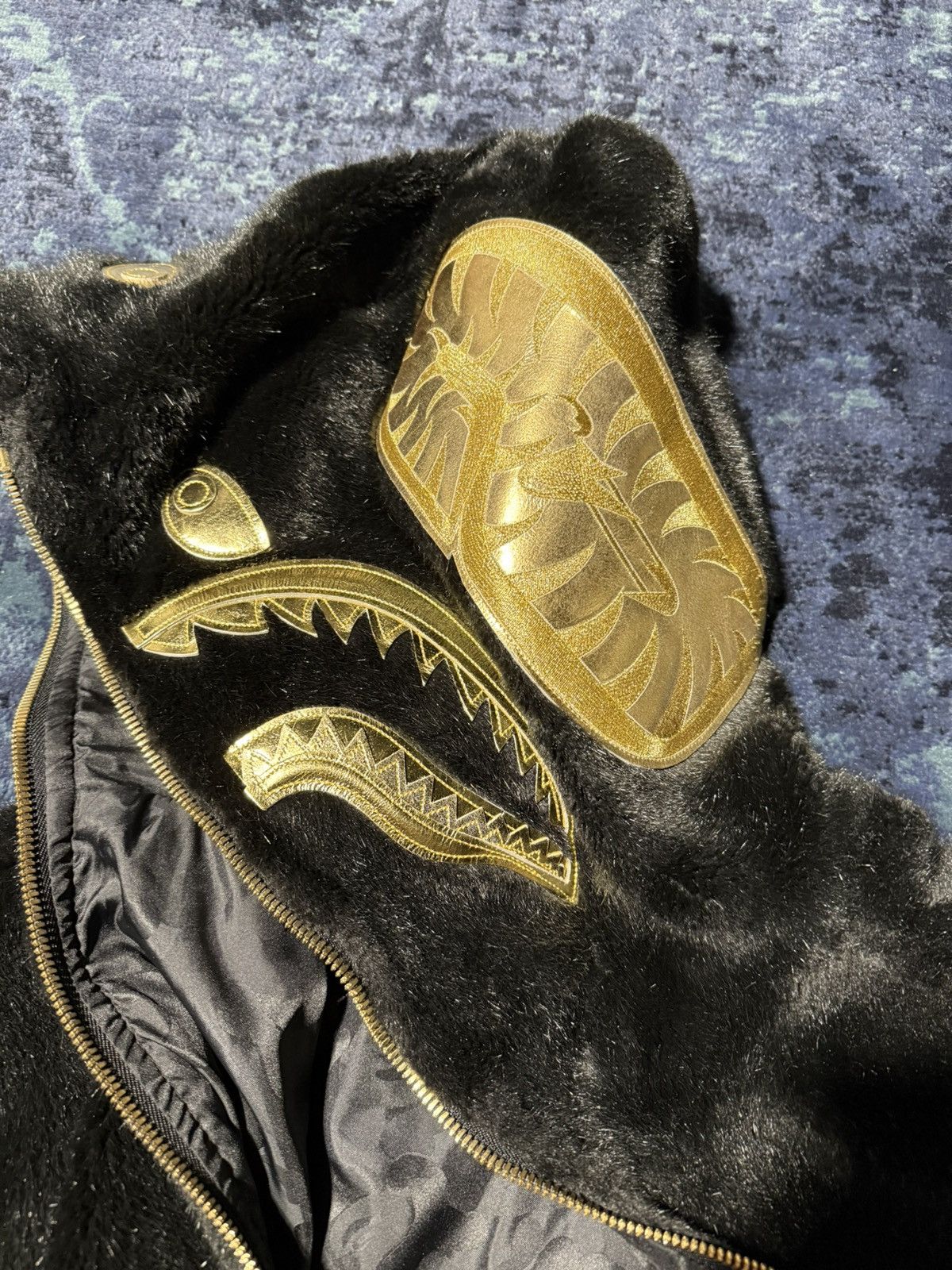 Bape A BATHING APE® Faux Fur Shark Hoodie Size US XL / EU 56 / 4 - 10 Thumbnail