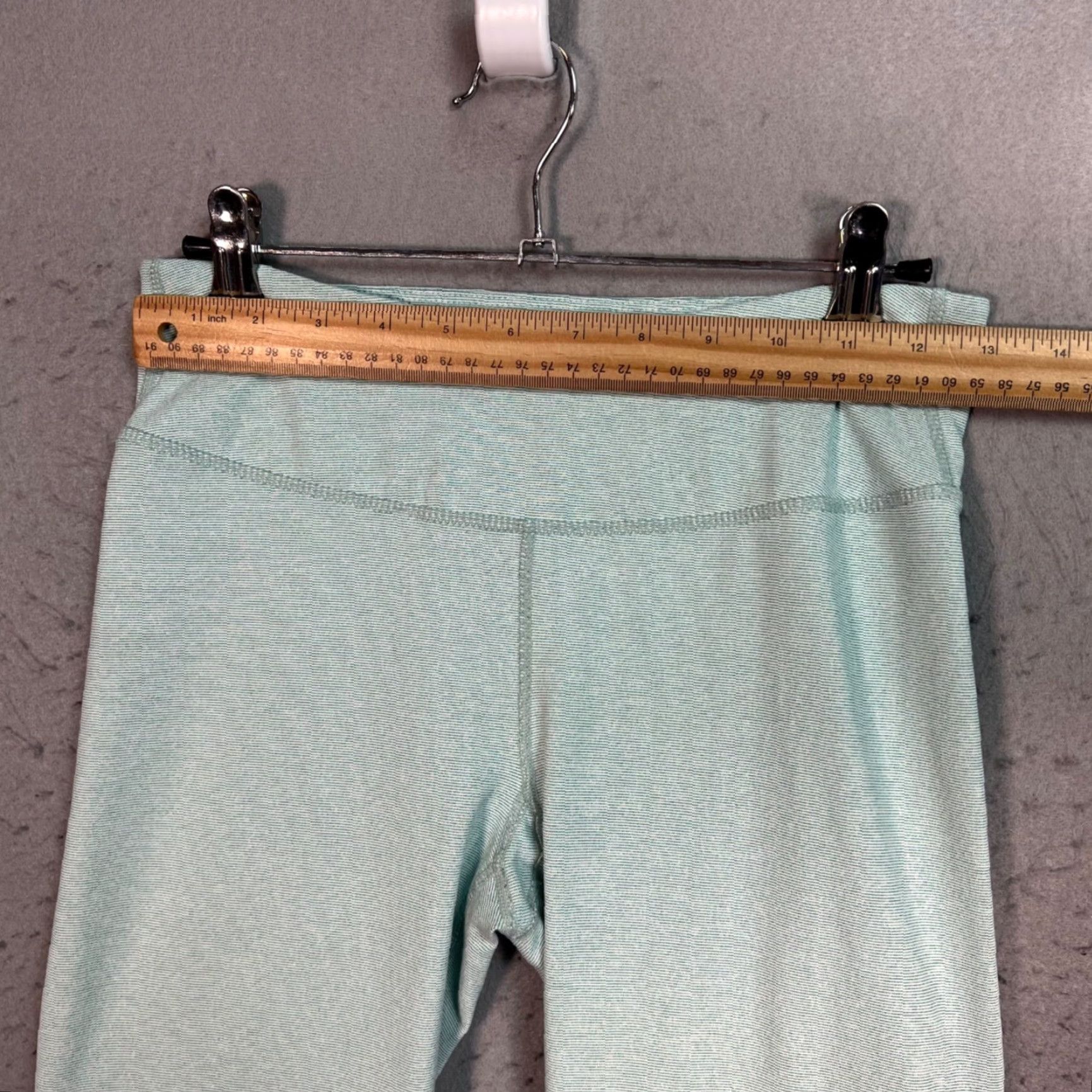Fabletics VINTAGE Fabletics Leggings High-Waisted Size XS Mint Green Athletic Gym Yoga Womens Size 26" / US 2 / IT 38 - 5 Thumbnail