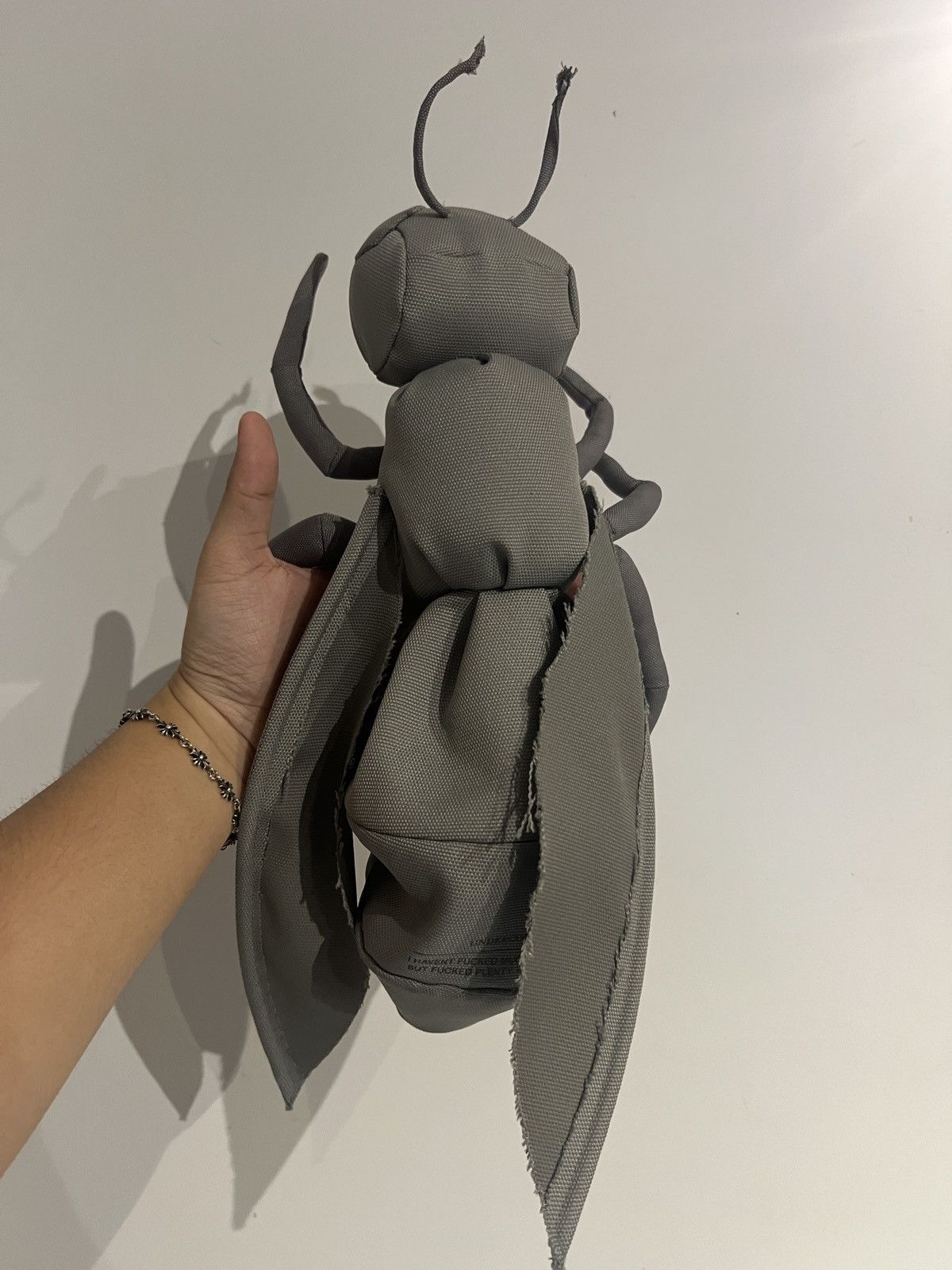 Jun Takahashi × Undercover FRIENDS AND FAMILY AW16 Undercover “Perfect Day” Wasp Bag Size ONE SIZE - 11 Thumbnail