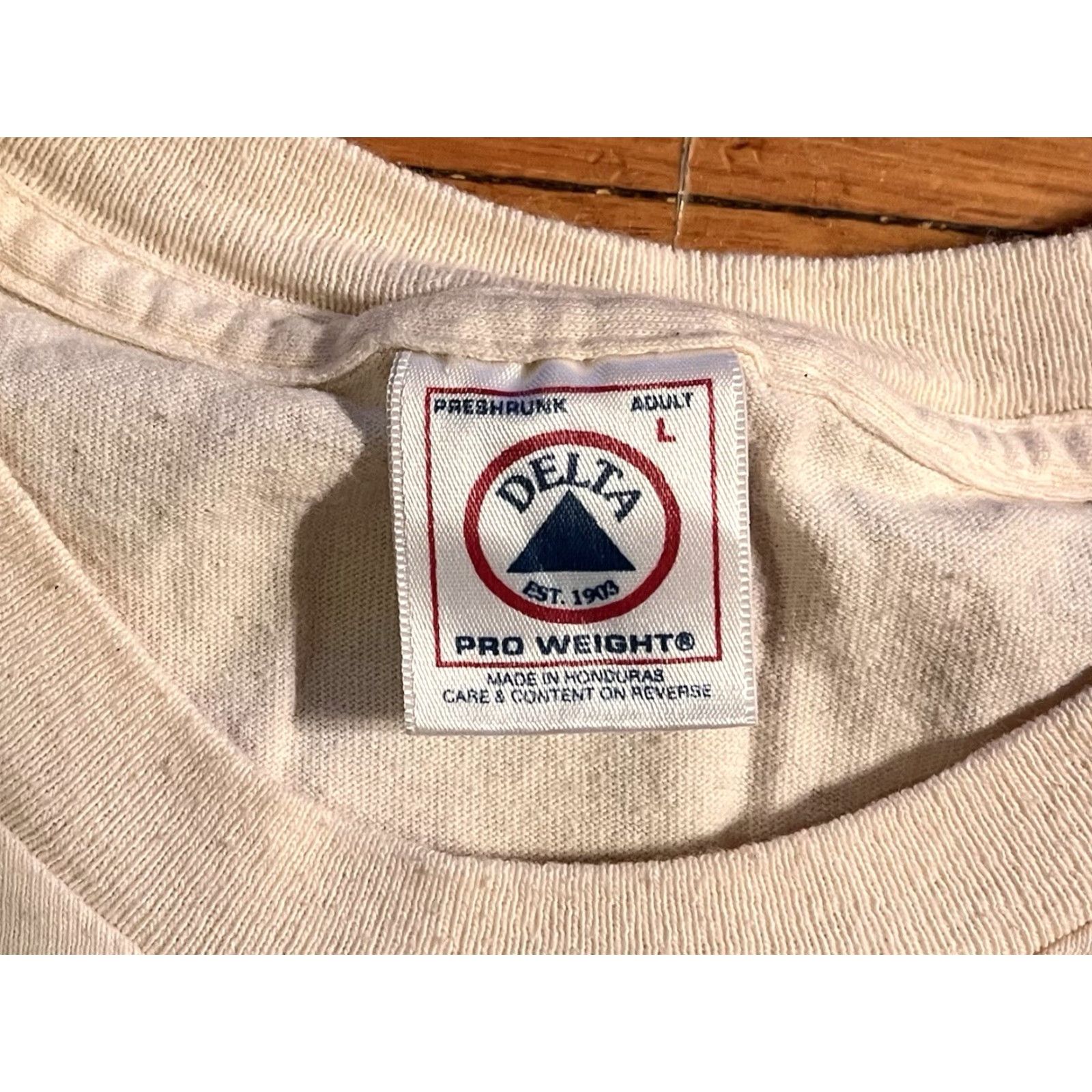 Delta VINTAGE Broward Center For Performing Arts Dan Marino Shirt Men’s L White 1998 Size US L / EU 52-54 / 3 - 4 Thumbnail