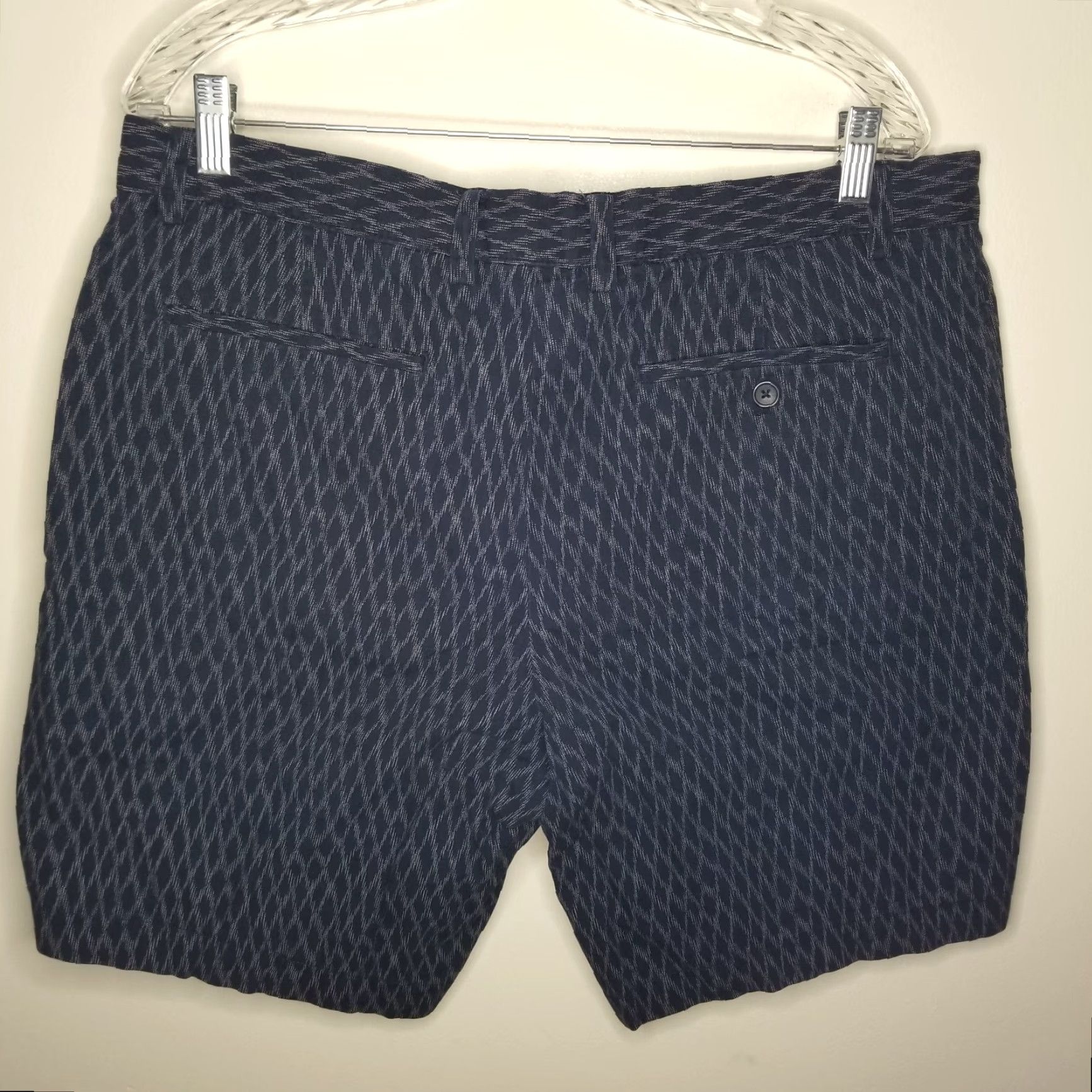 Banana Republic VINTAGE? Wait: No. Banana Republic Men Chino Shorts Size 35 Blue Adult Regular Chino Shorts Men 35 Blue Banana Republic Size US 35 - 4 Thumbnail