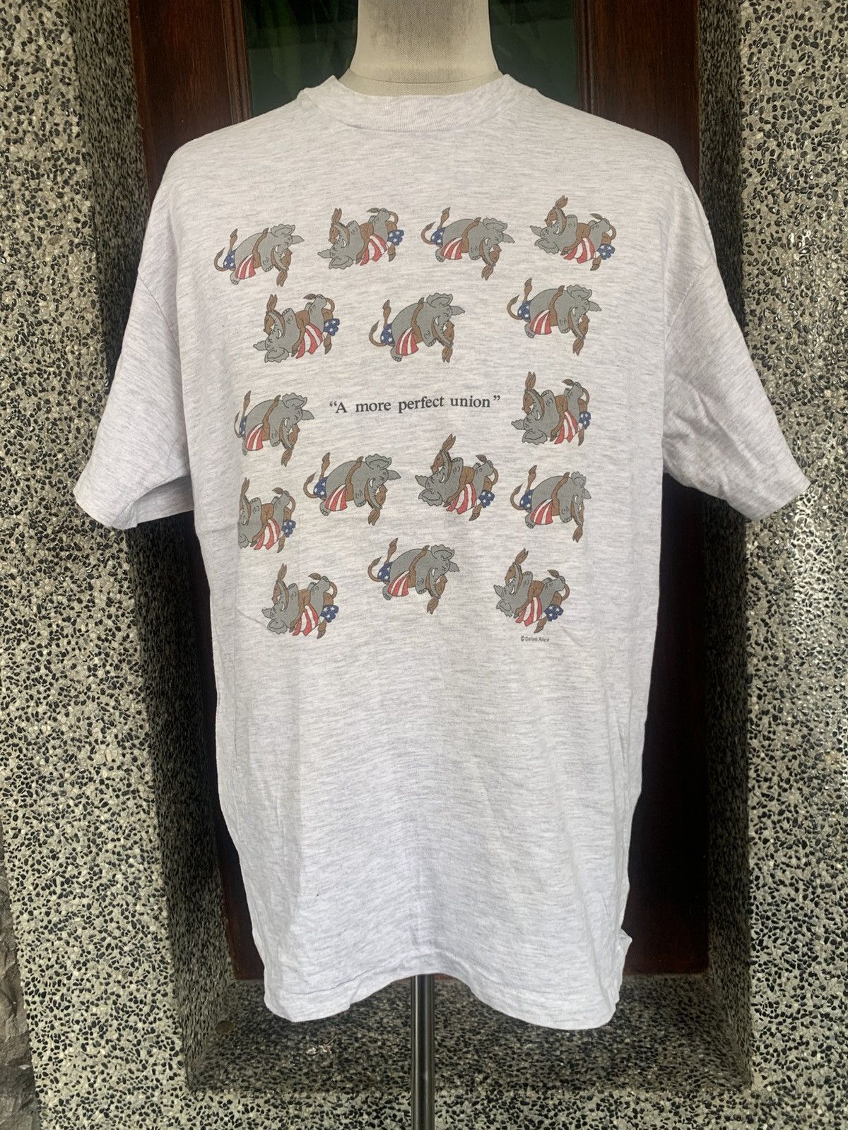 Arts & Science Vintage 90s Sex Position Dallas Alice Graphics T shirt Size US L / EU 52-54 / 3 - 1 Thumbnail