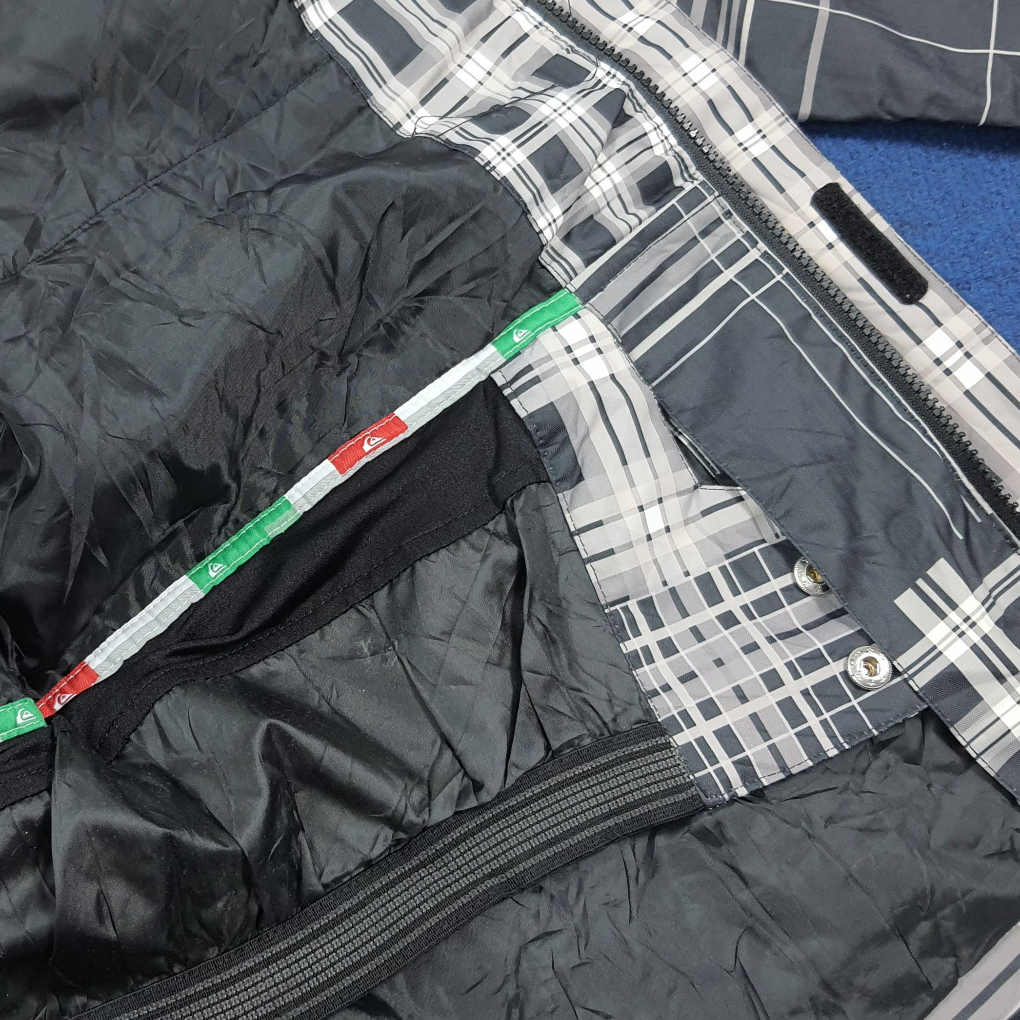Quiksilver Vintage Quiksilver Snowboard Winter Technical Jacket C279N18 Size US L / EU 52-54 / 3 - 13 Thumbnail