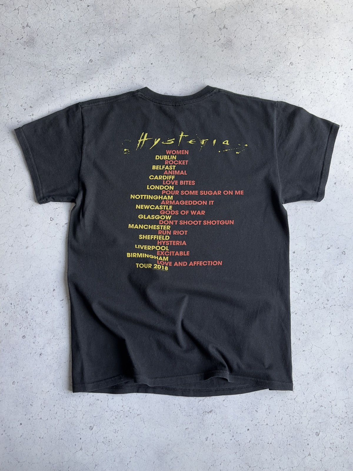 Band Tees Vintage y2k Def Leppard Hysteria Tour 2018 Band Tee Size US M / EU 48-50 / 2 - 4 Thumbnail