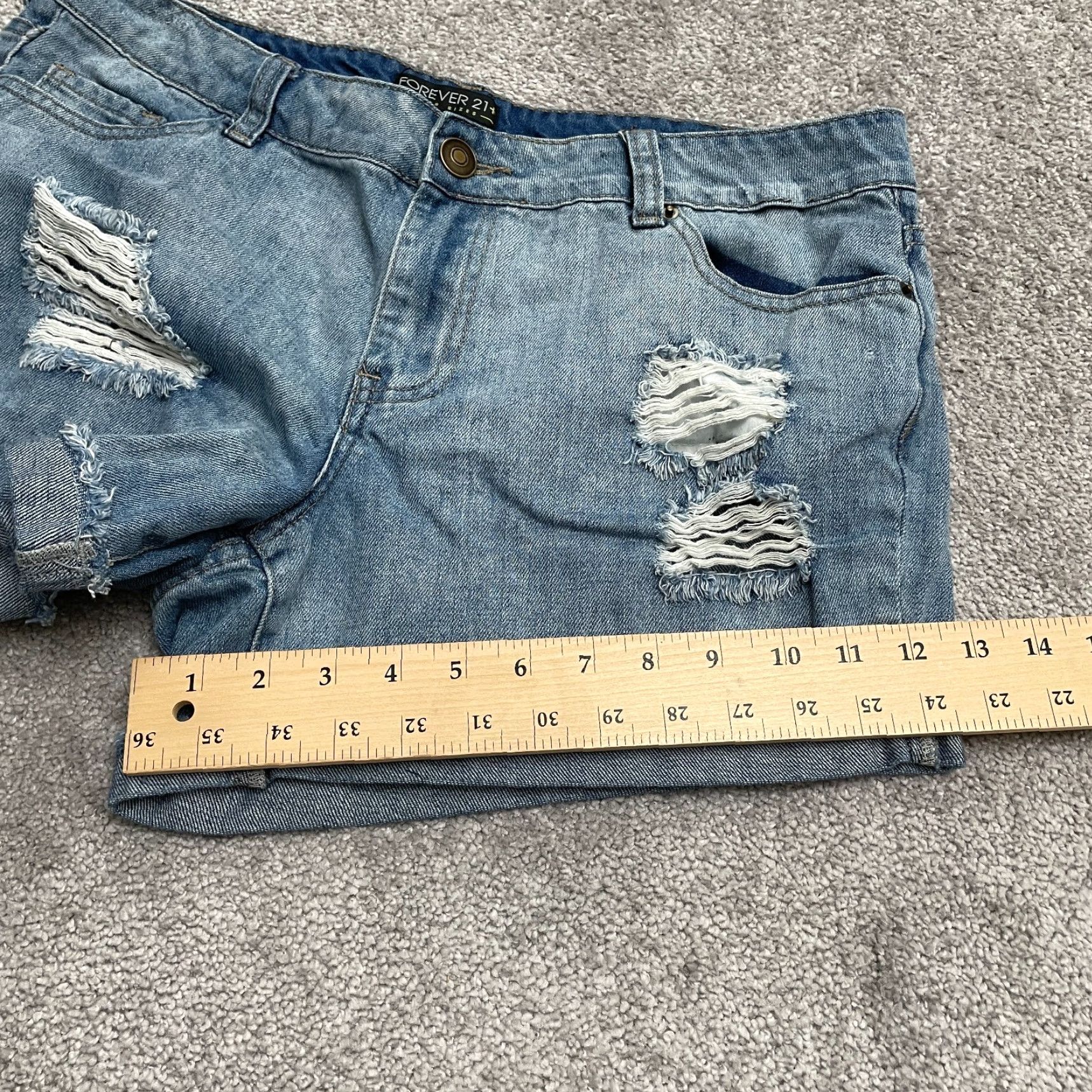 Forever 21 FOREVER 21 Denim Shorts Womens 12 Blue Mid Rise Casual Cotton 36x4 Size 34" / US 12 / IT 48 - 7 Thumbnail