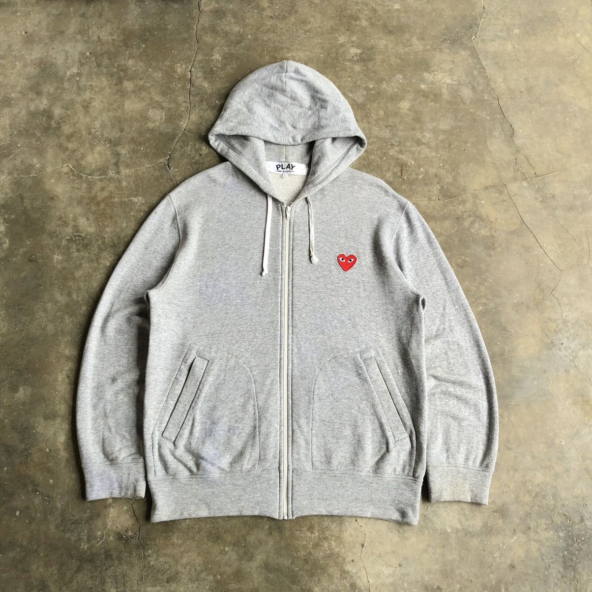 Comme des Garcons PLAY 🇯🇵AD 2017 Comme Des Garcons Play Small Hearts Ziphoodie Grey Size US L / EU 52-54 / 3 - 1 Thumbnail