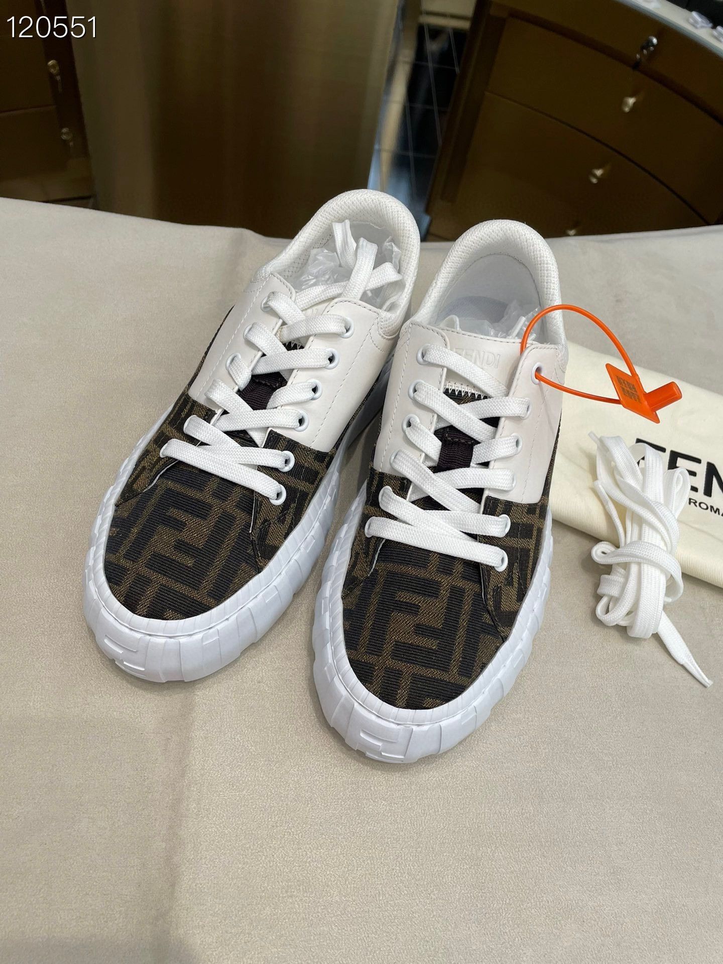 Fendi Fendi Force Series White Brown Low-Top Casual Shoes Size US 6 / IT 36 - 1 Thumbnail