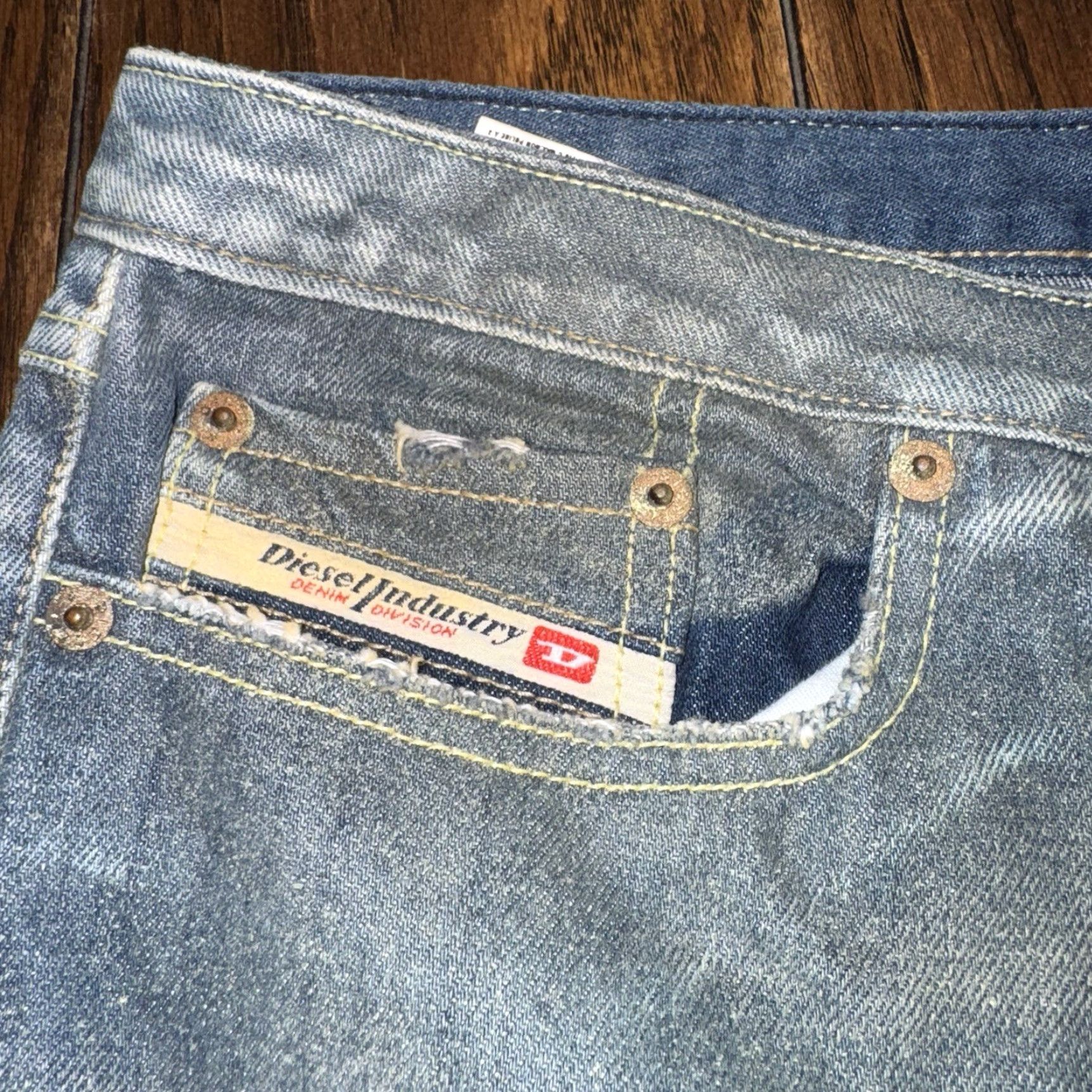 Diesel DIESEL Starx Jeans Men’s Medium Wash Regular Straight Leg 36x32 Blue Button Fly Mens Size US 34 / EU 50 - 4 Thumbnail