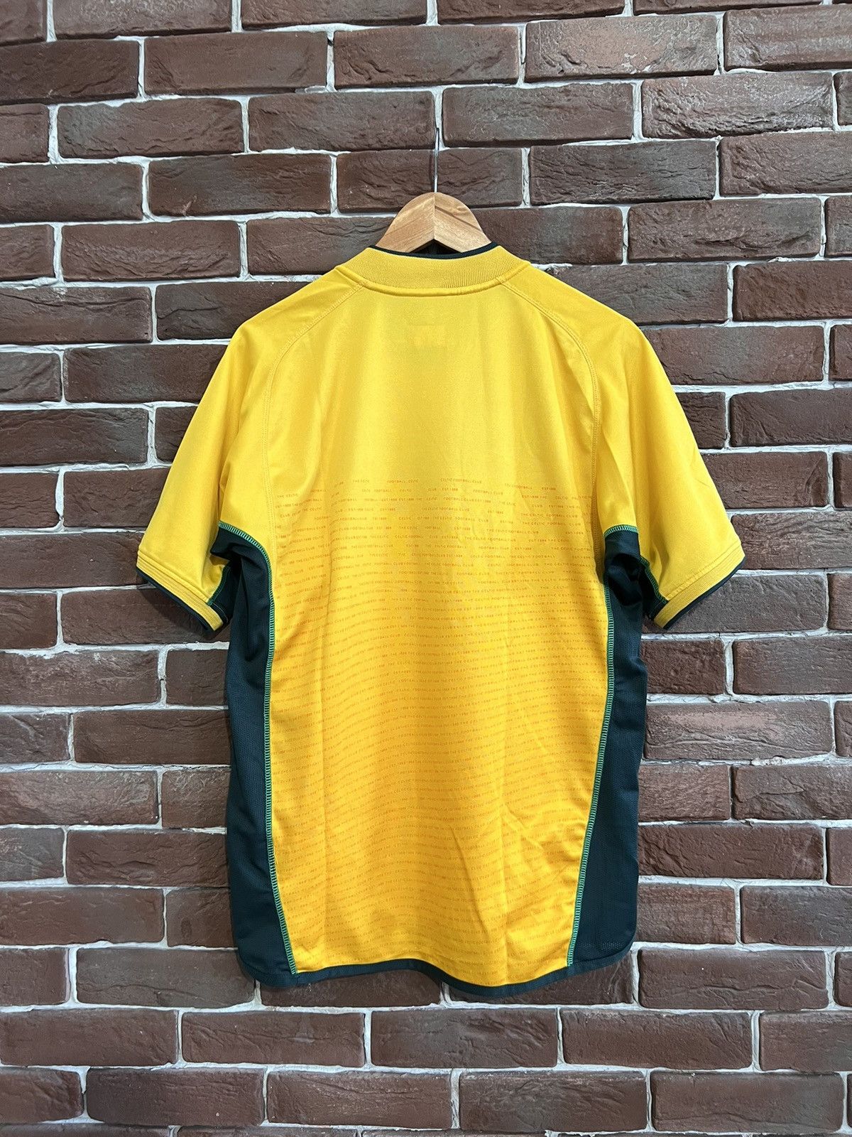 Umbro Rare Vintage 2002 Celtic Umbro Football Club Soccer Jersey Size US M / EU 48-50 / 2 - 2 Thumbnail