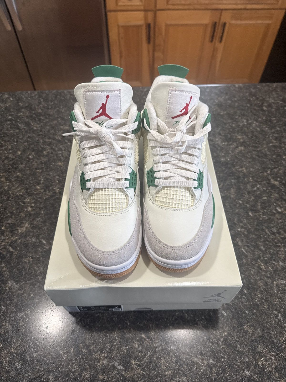 Jordan Brand Jordan 4 SB PINE GREEN Size US 8 / EU 41 - 1 Thumbnail