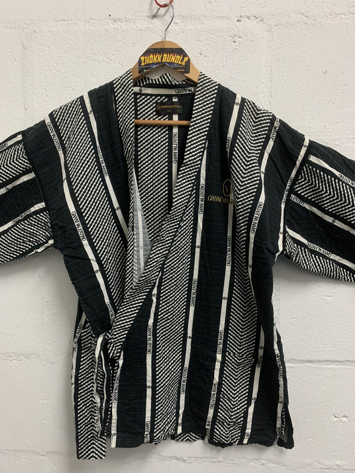Gianni Valentino VINTAGE GIANNI VALENTINO KIMONO JAPANASE TRADITIONAL STYLE Size US M / EU 48-50 / 2 - 4 Thumbnail
