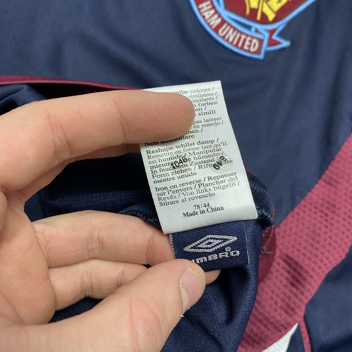 Umbro Vintage Umbro West Ham United Small logo soccer jersey Size US XL / EU 56 / 4 - 8 Thumbnail