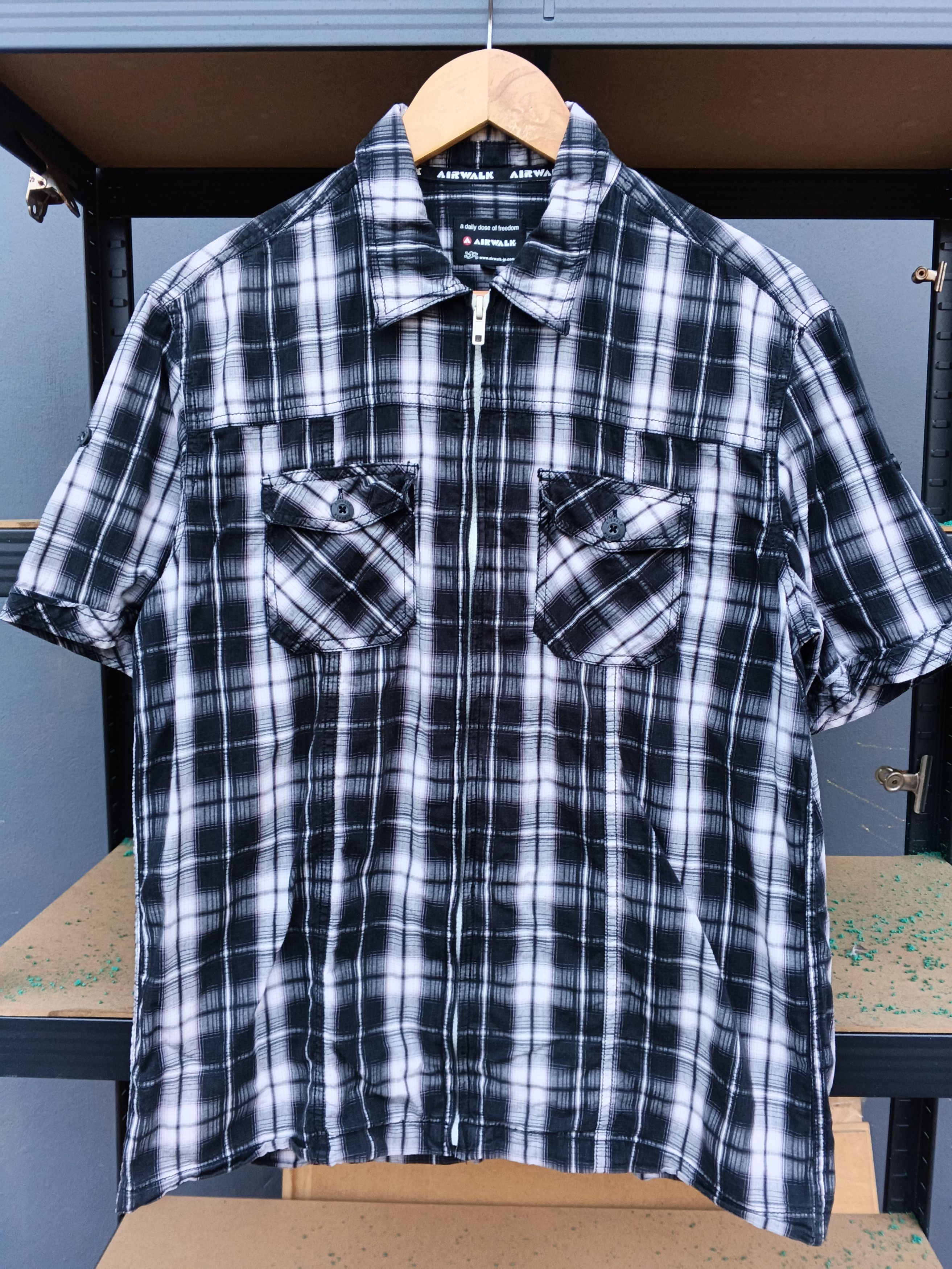 Airwalk Vintage Skate Airwalk Plain Zip-Up Shirt Size US L / EU 52-54 / 3 - 1 Thumbnail