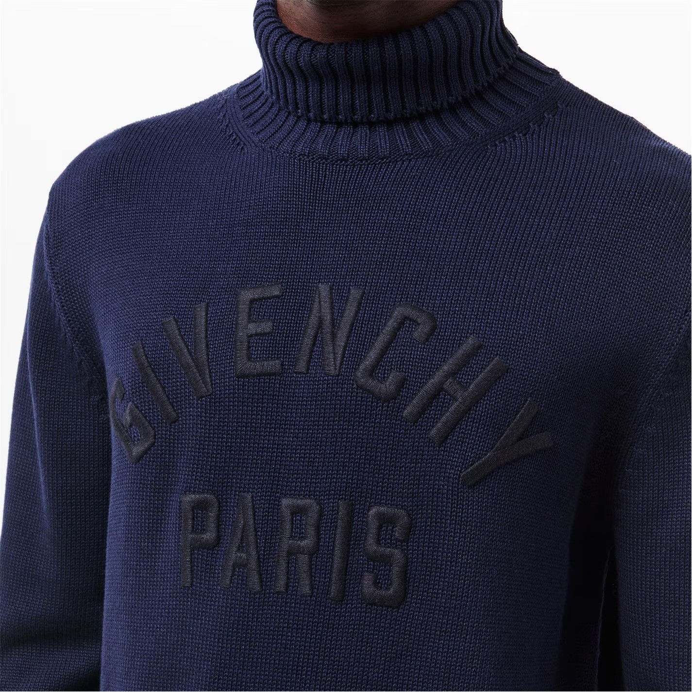 Givenchy o1g2r1mq0426 Crew Neck Jumper in Blue Size US XL / EU 56 / 4 - 5 Thumbnail
