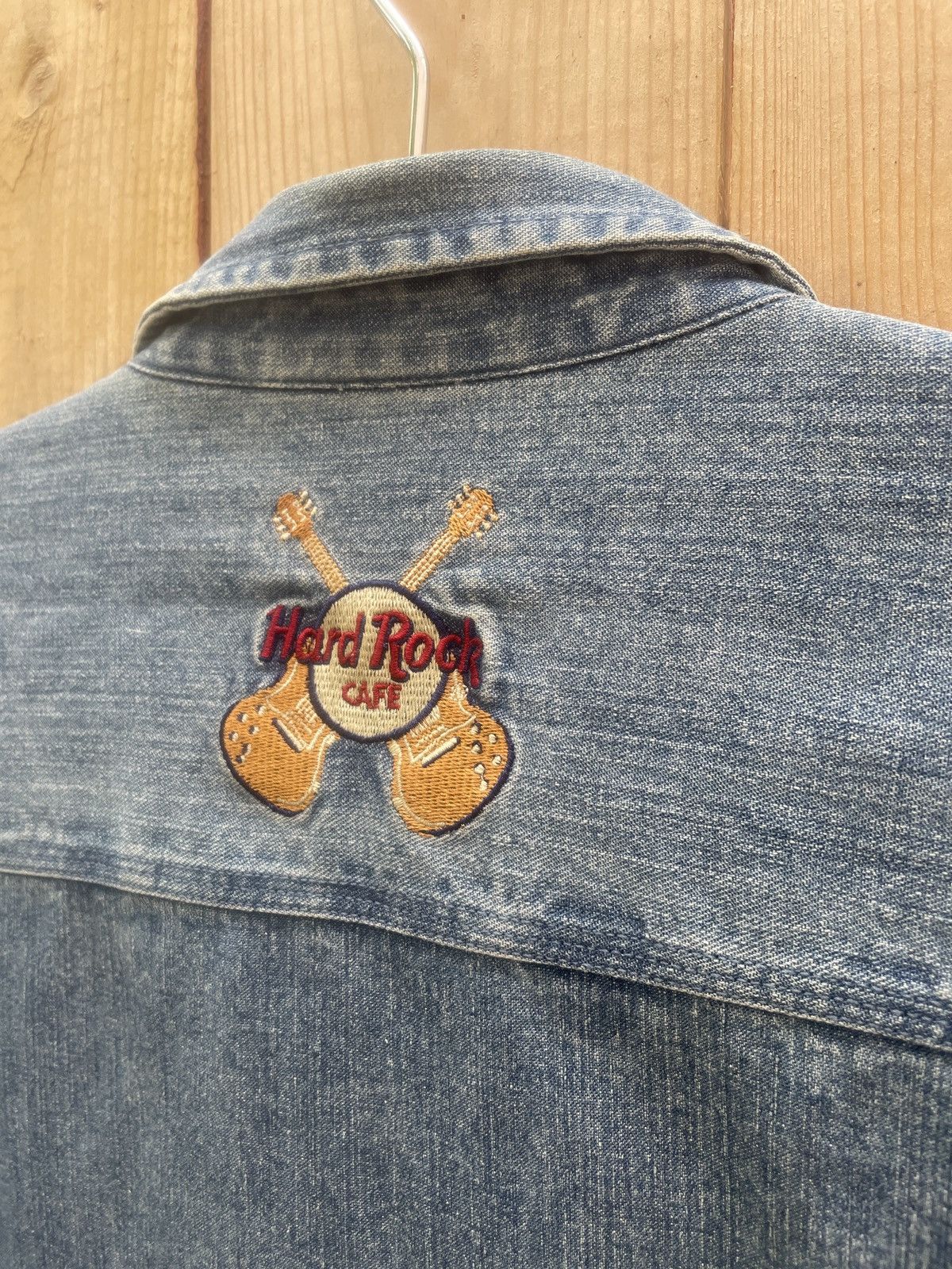 Hard Rock Cafe Custom Cropped Hard Rock Cafe denim buttonup Size US L / EU 52-54 / 3 - 3 Thumbnail