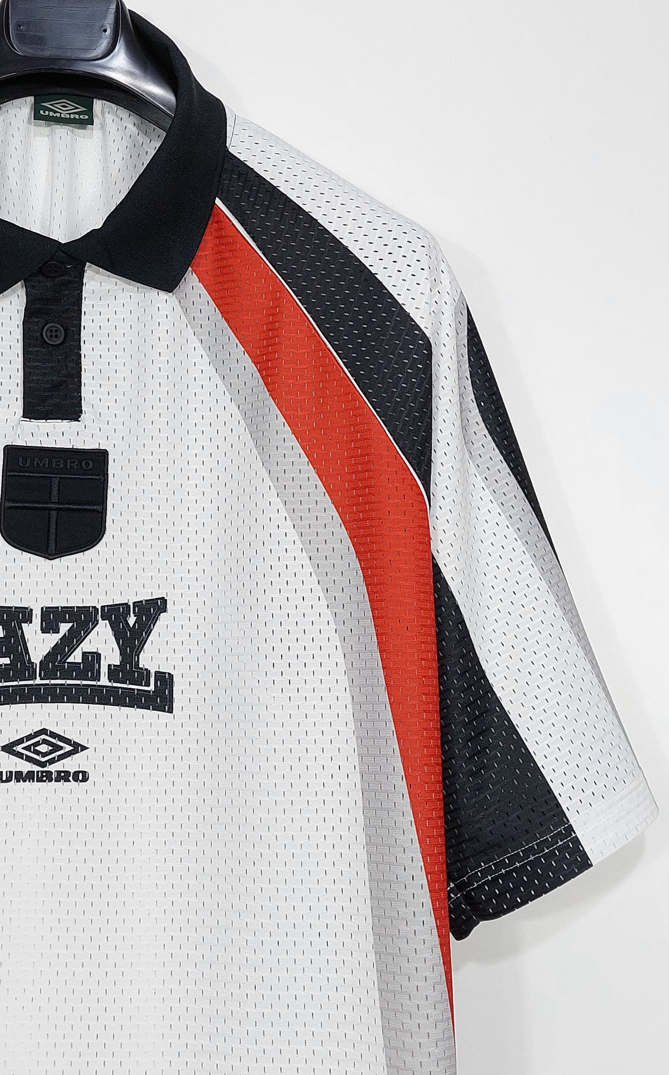 Umbro 'lazy' mesh polyester SS polo shirt - white L Size US L / EU 52-54 / 3 - 4 Thumbnail
