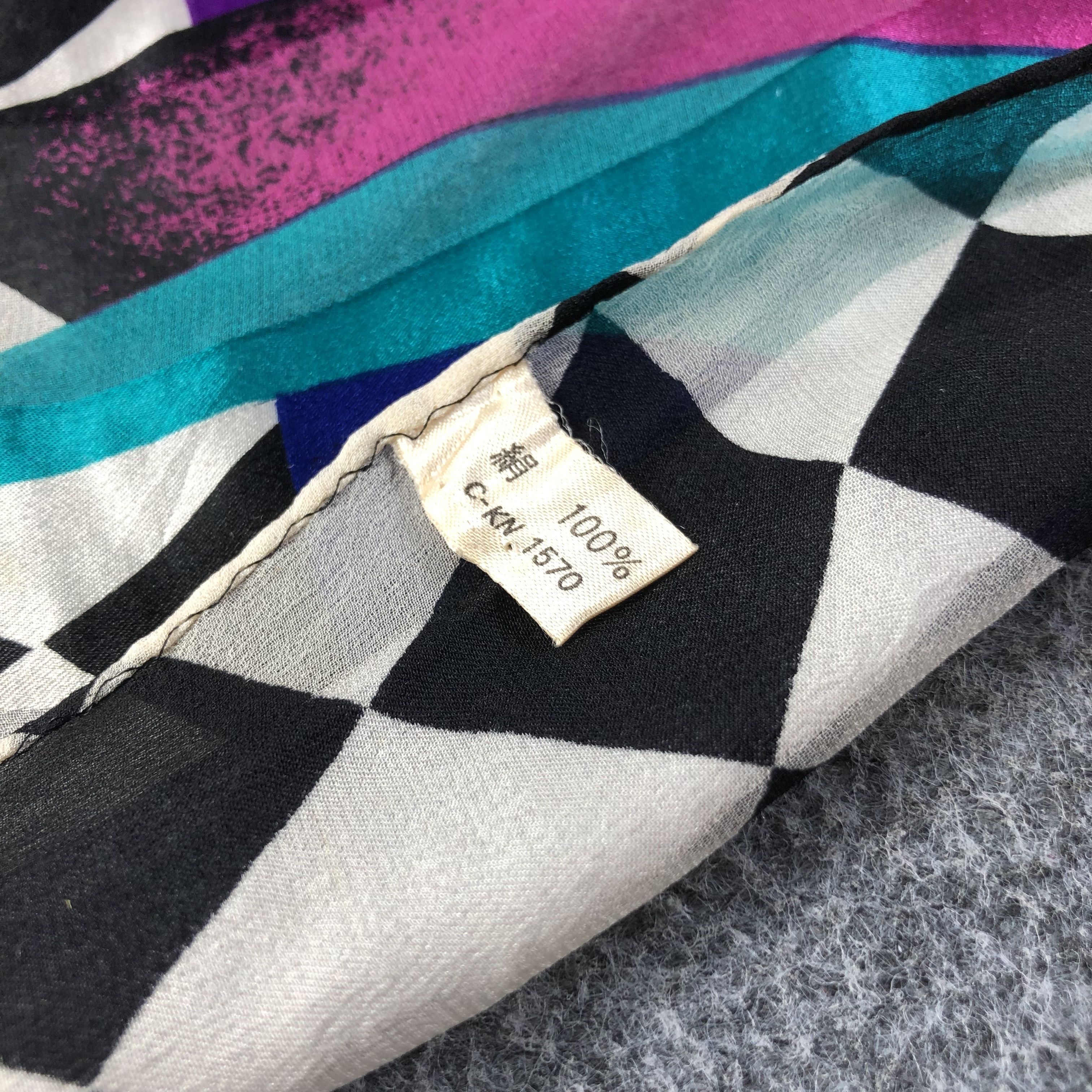 Japanese Brand Abstract Design Slit Thread Silk Scarf M749 Size ONE SIZE - 3 Thumbnail