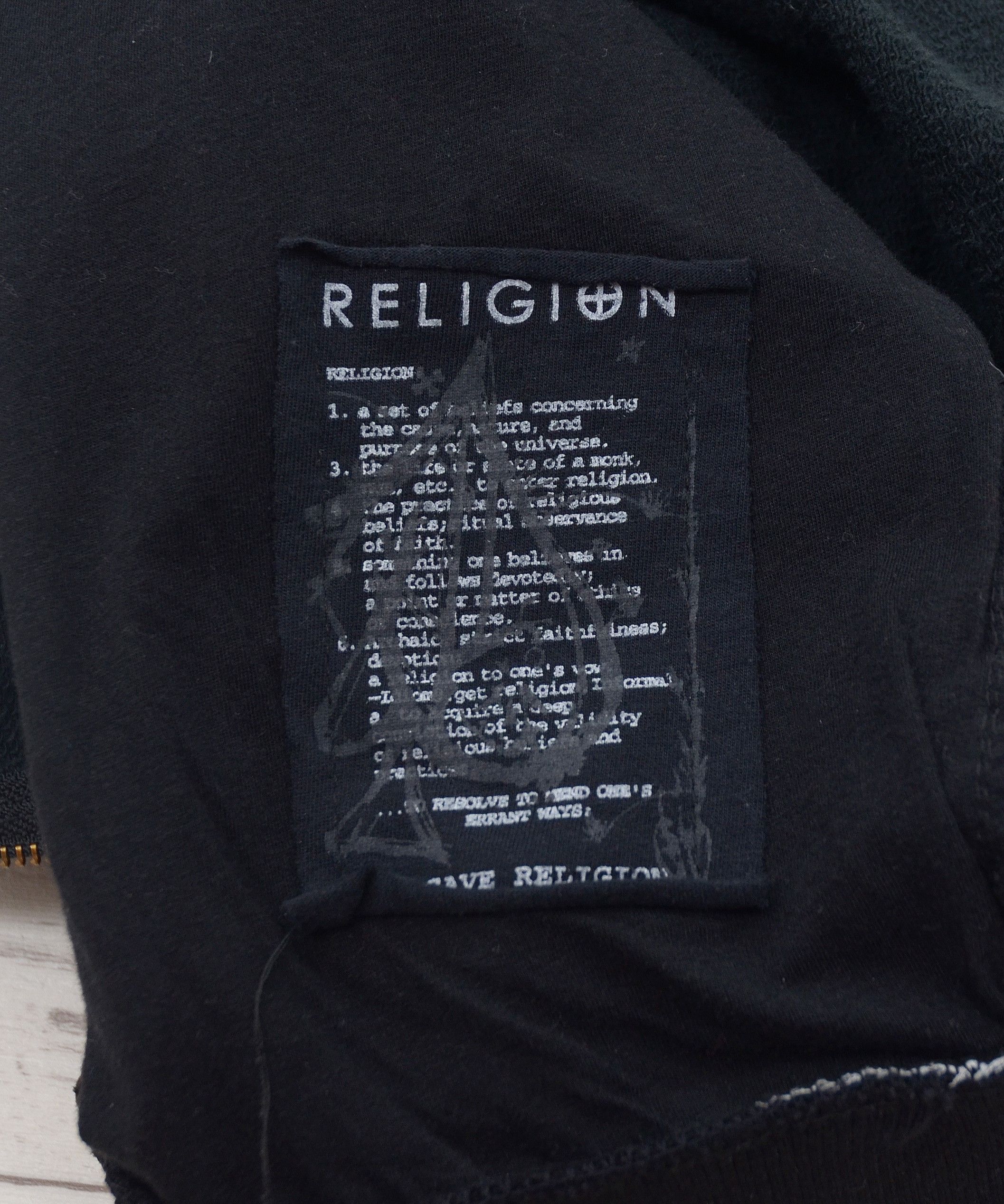Japanese Brand Religion Sweatshirt Center Skull Skeleton Japanese Brand Size US M / EU 48-50 / 2 - 13 Thumbnail