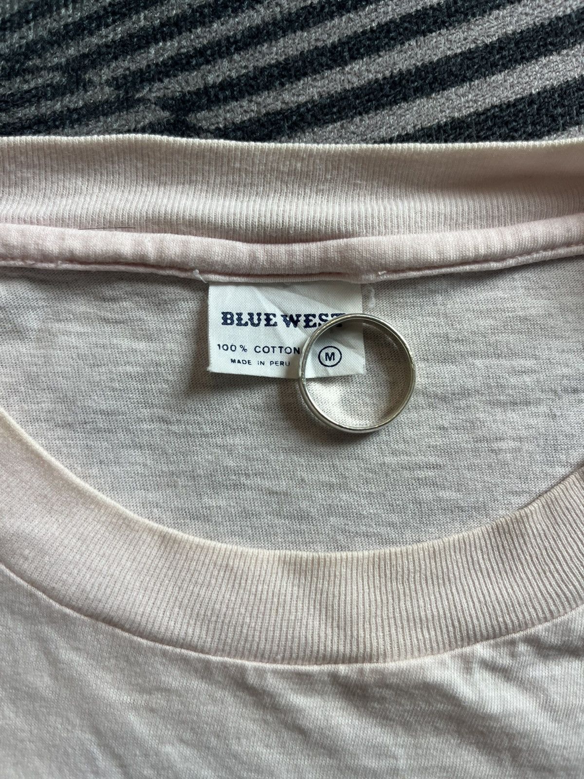Arts & Science Vintage BLUE WEST Photo Collection 90’s Brand Tshirt Size US M / EU 48-50 / 2 - 4 Thumbnail