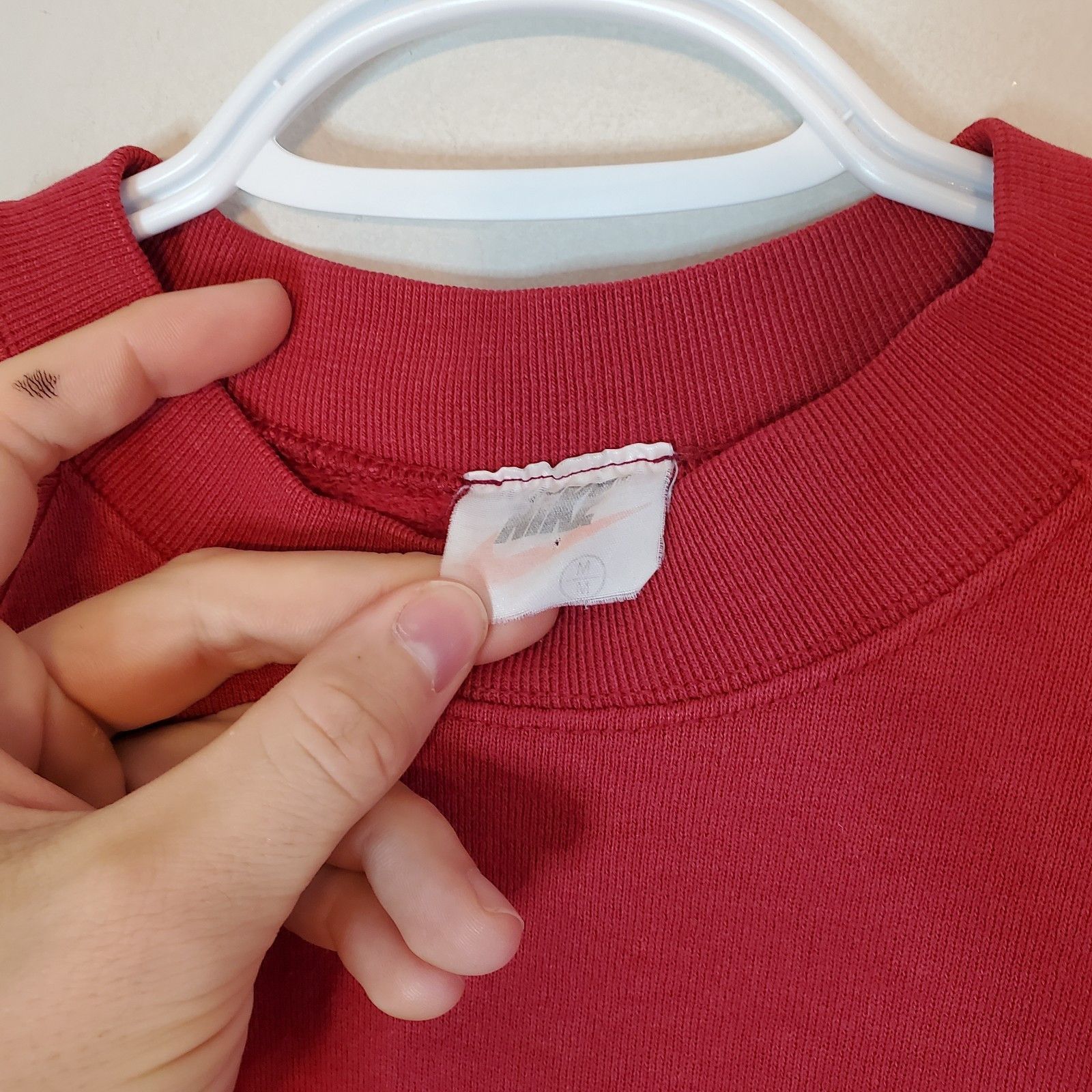 Nike Vintage 90s Nike Logo Crewneck Sweater Red Size M Size US M / EU 48-50 / 2 - 4 Thumbnail