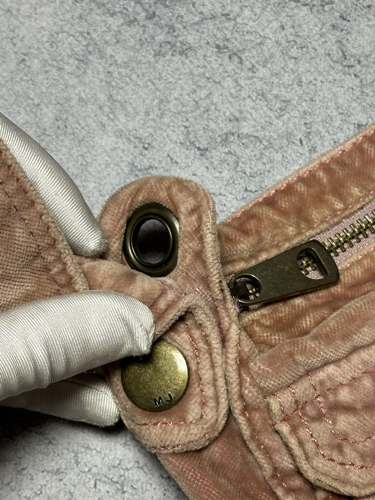 Marc Jacobs Vintage Y2K Marc Jacobs Velvet Mini Bag Size ONE SIZE - 4 Thumbnail