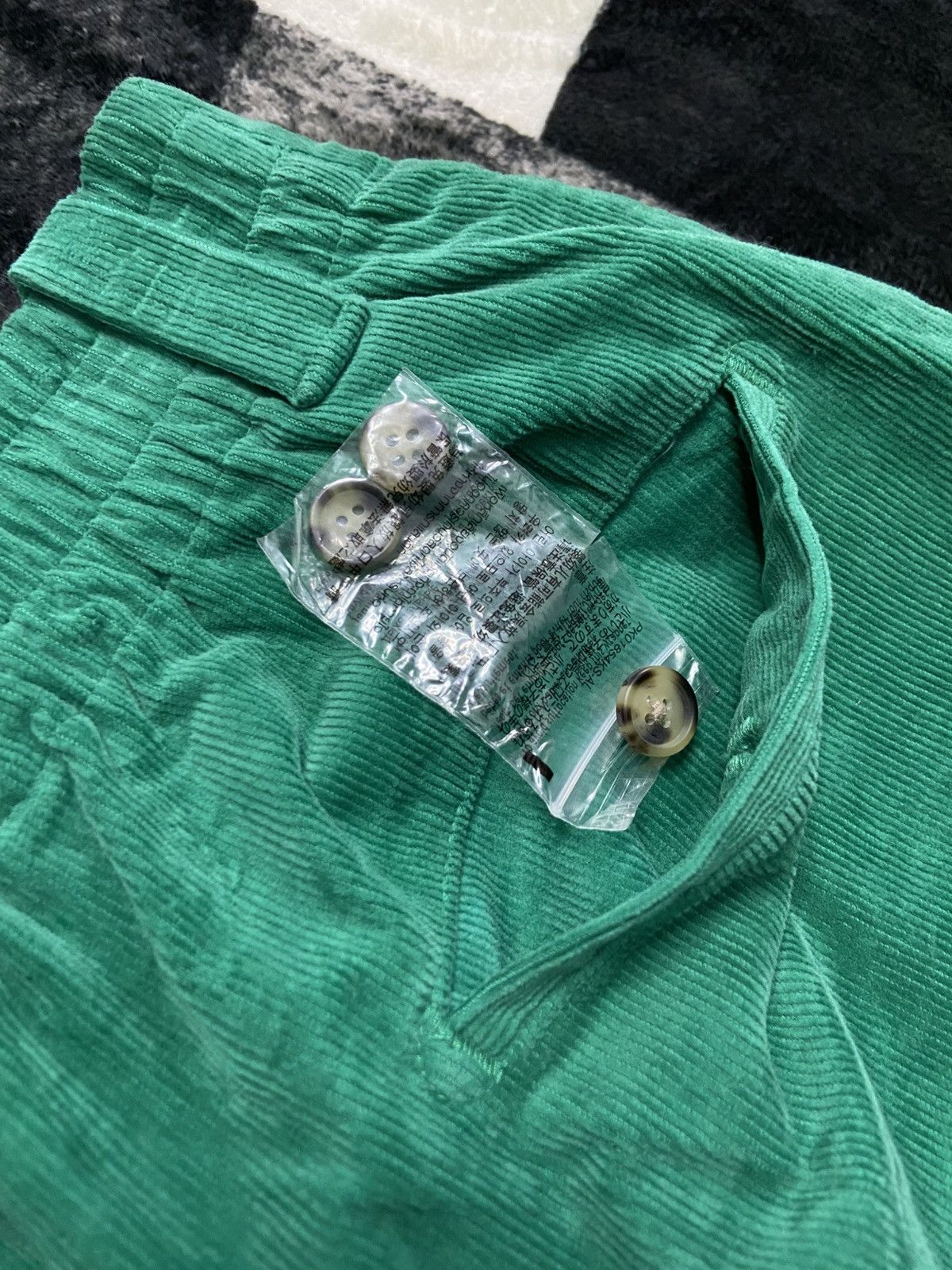 Marni × Uniqlo Marni x Uniqlo Green Corduroy High Waist Pleated Trousers Size 28" / US 6 / IT 42 - 8 Thumbnail