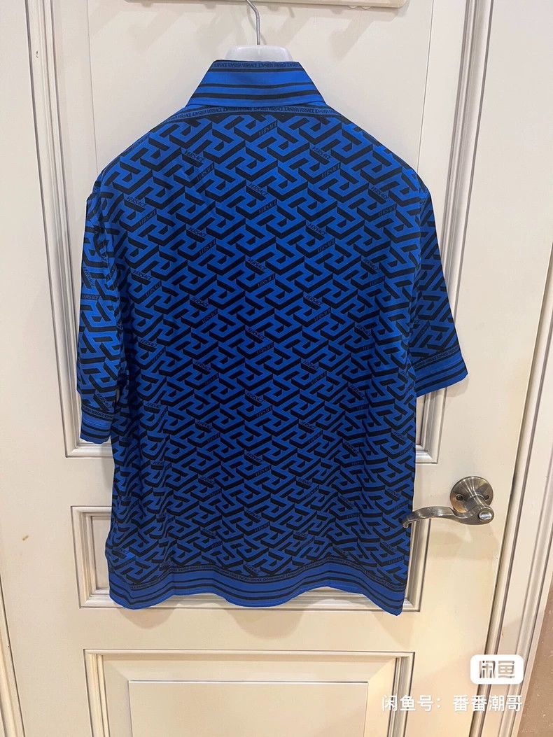 Versace Versace Classic Greca print shirt in blue Size US S / EU 44-46 / 1 - 4 Thumbnail