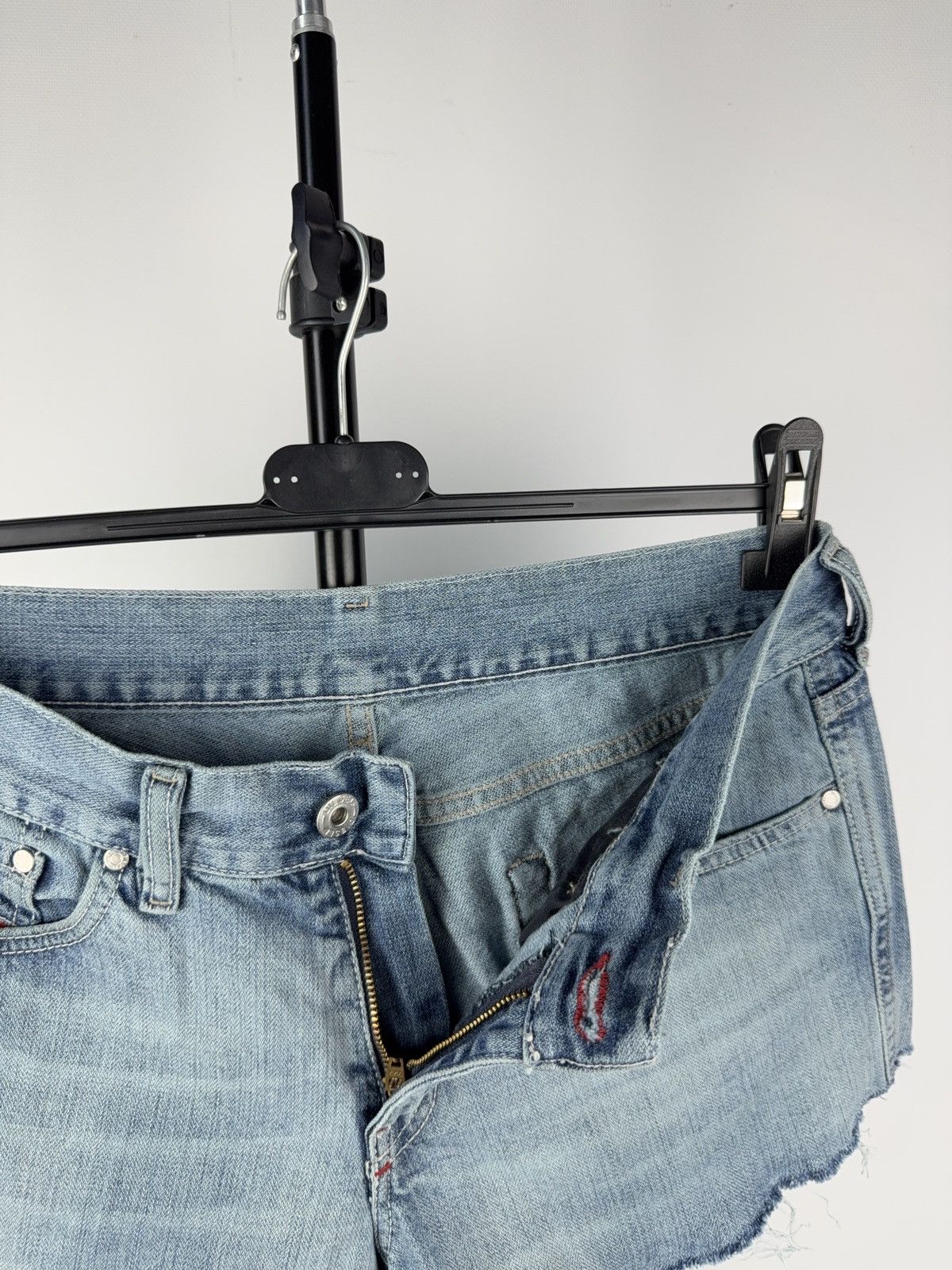 Diesel Vntg Diesel Denim Cutoff Shorts Distressed Italy W30 Women Size 30" / US 8 / IT 44 - 8 Thumbnail