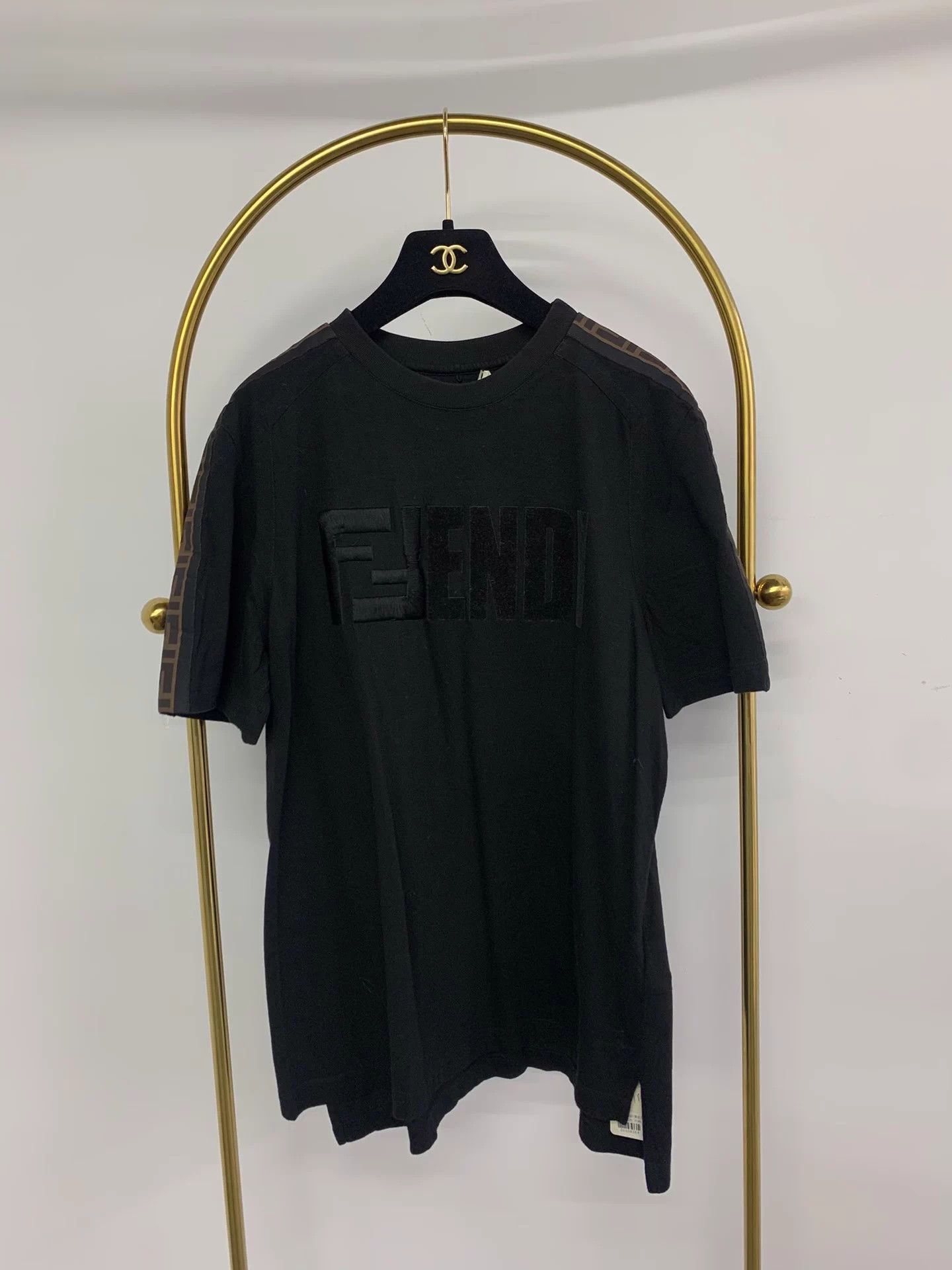 Fendi Fendi side FF print black large logo short tee M unisex new Size US M / EU 48-50 / 2 - 1 Thumbnail