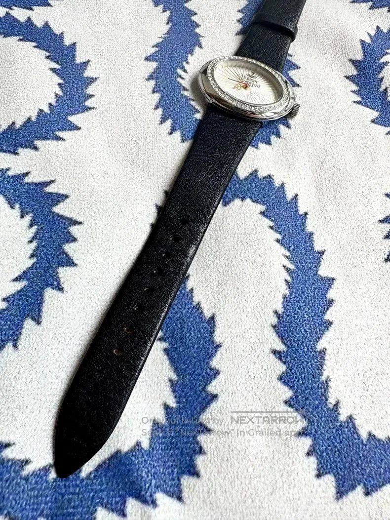 Vivienne Westwood Vivienne Westwood Crystal Saturn Watch . Size ONE SIZE - 4 Thumbnail