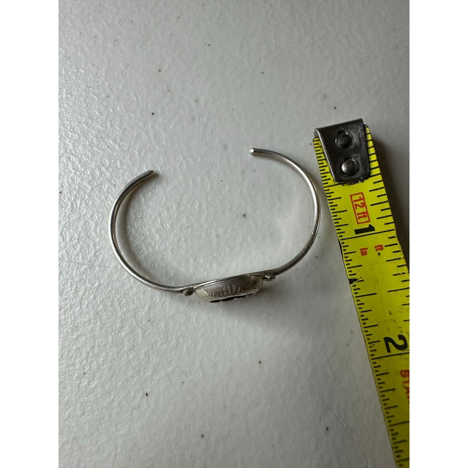 & Other Stories Navajo Sterling Silver Baby Cuff Bracelet Coral Tiny Toddler Size ONE SIZE - 5 Thumbnail