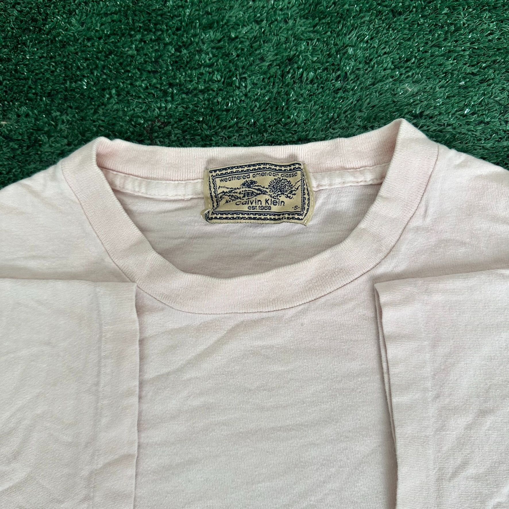 Vintage Vintage 90s Pastel Pink Blank T-Shirt Single Stitch Calvin K Size US S / EU 44-46 / 1 - 2 Thumbnail