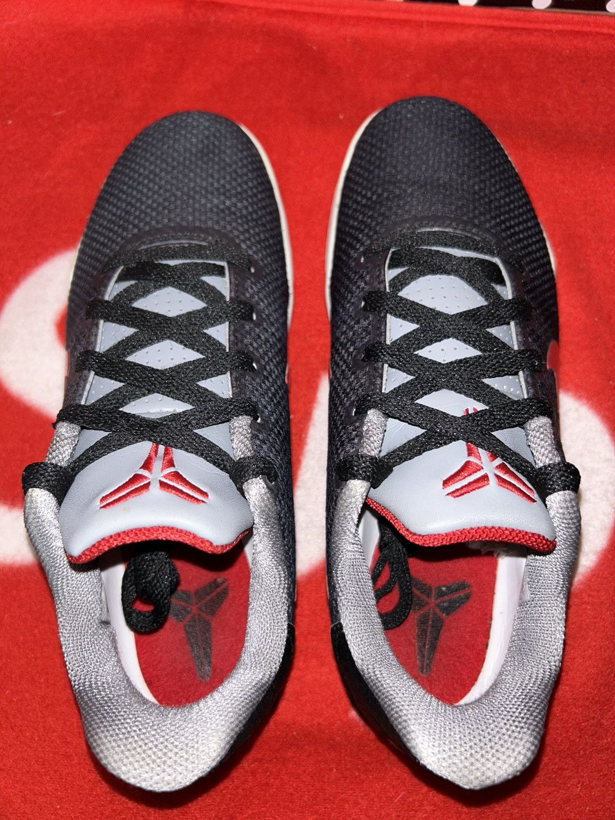 Nike Nike Kobe 11 Tinker Hatfield (GS) 822945-060 size 5y w/ box Size US 5 / EU 37 - 4 Thumbnail