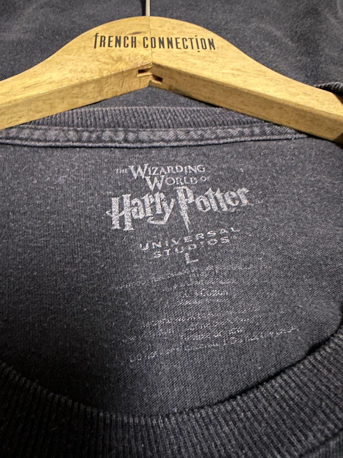 Universal Studios Harry potter tee Size US L / EU 52-54 / 3 - 8 Thumbnail