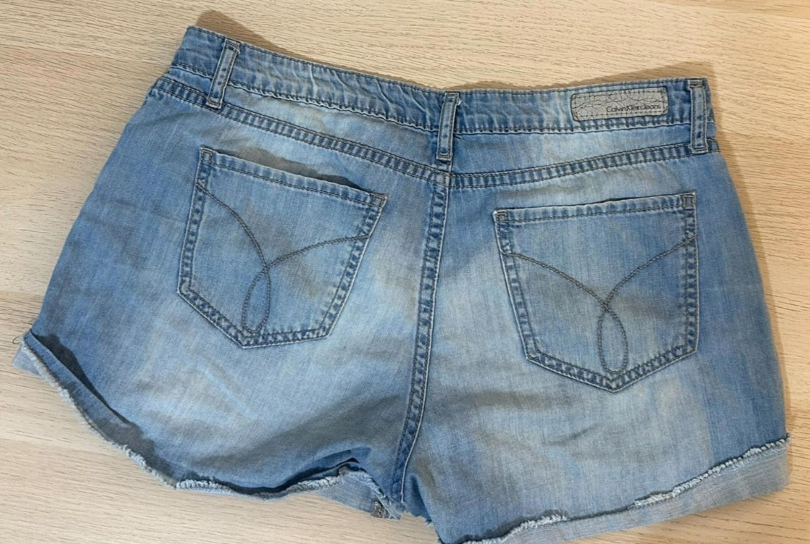 Calvin Klein Vintage Calvin Klein Easy Fit Jeans Cut Off Shorts Size10 Size 32" / US 10 / IT 46 - 4 Thumbnail