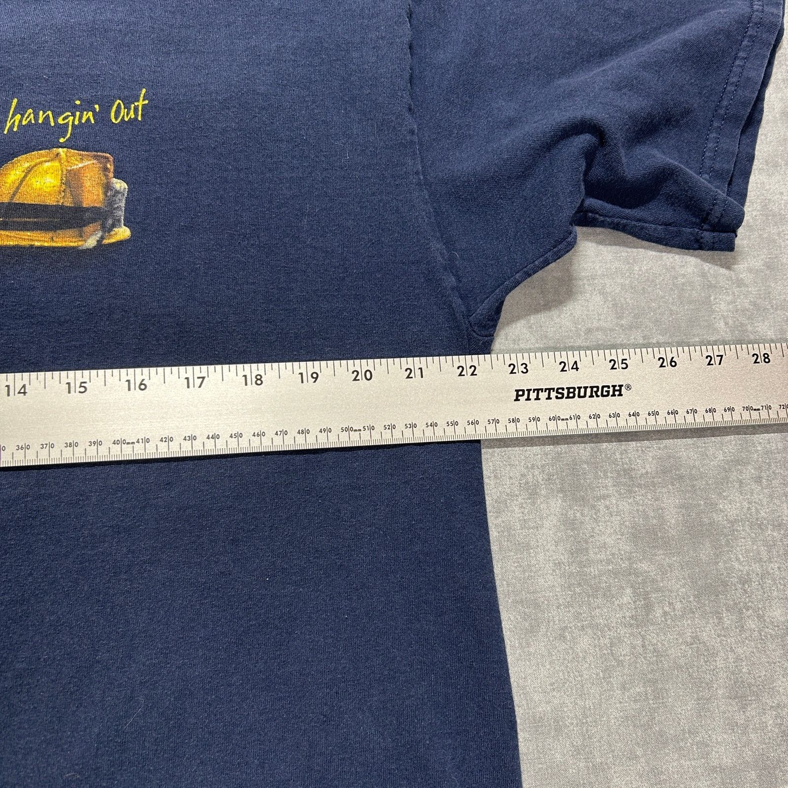 Gildan VTG Gildan Just Hangin Out Fireman casual graphic tee mns XL Size US XL / EU 56 / 4 - 6 Thumbnail