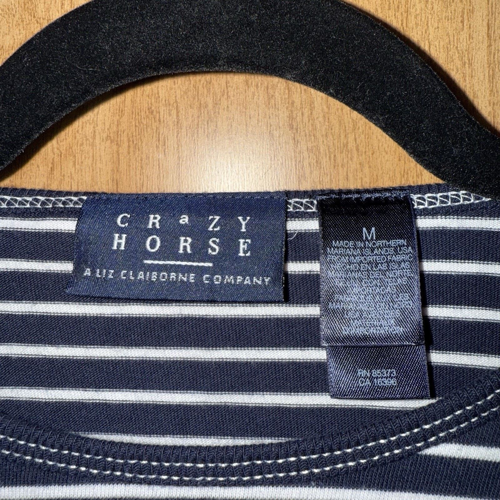 Liz Claiborne Crazy Horse Navy Blue and White Striped Blouse size Medium Size M / US 6-8 / IT 42-44 - 3 Thumbnail
