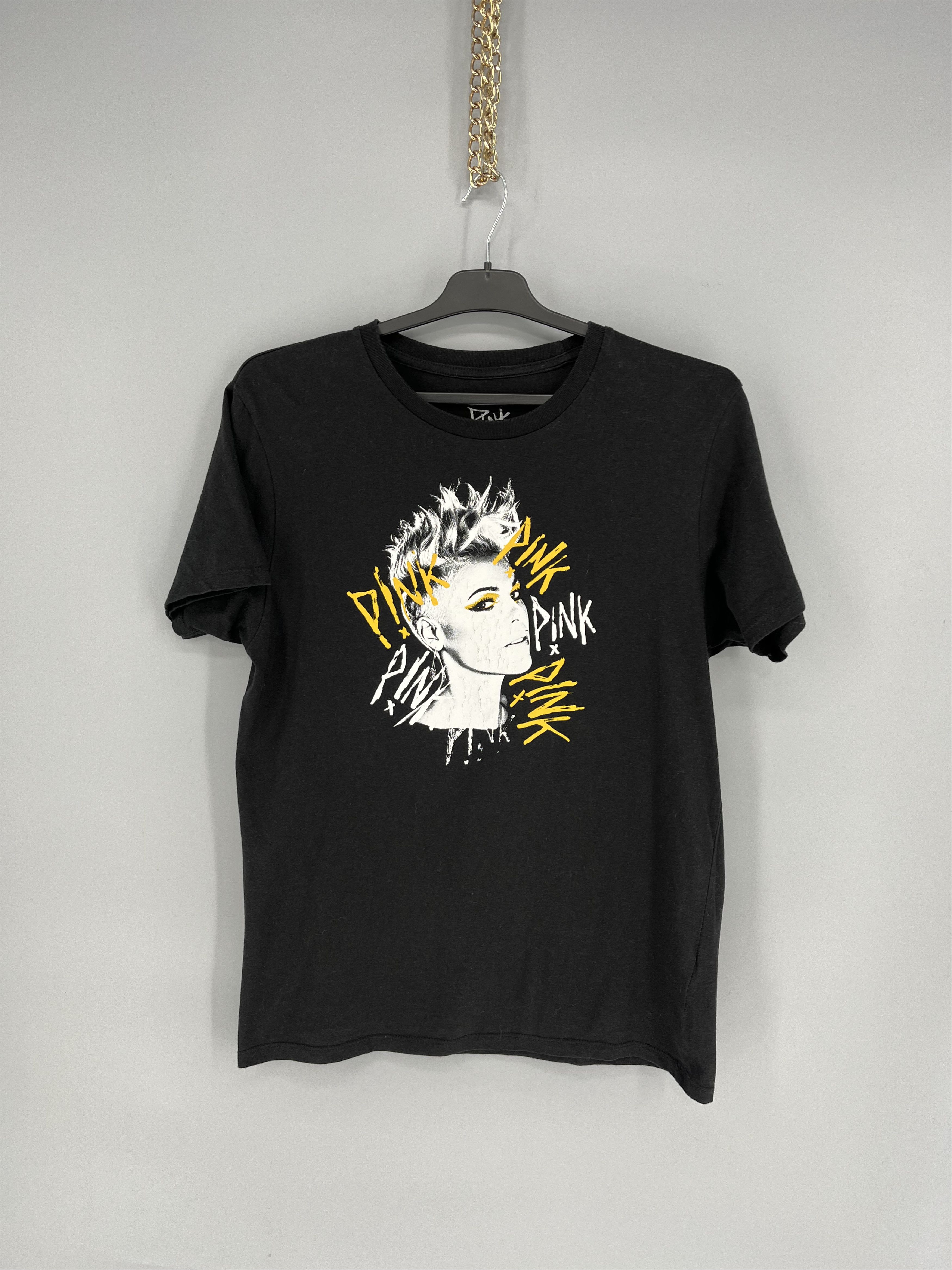 Pink × Vintage Vintage Y2K Pink Fun House Tour American Singer Artist Tee Size US M / EU 48-50 / 2 - 1 Thumbnail