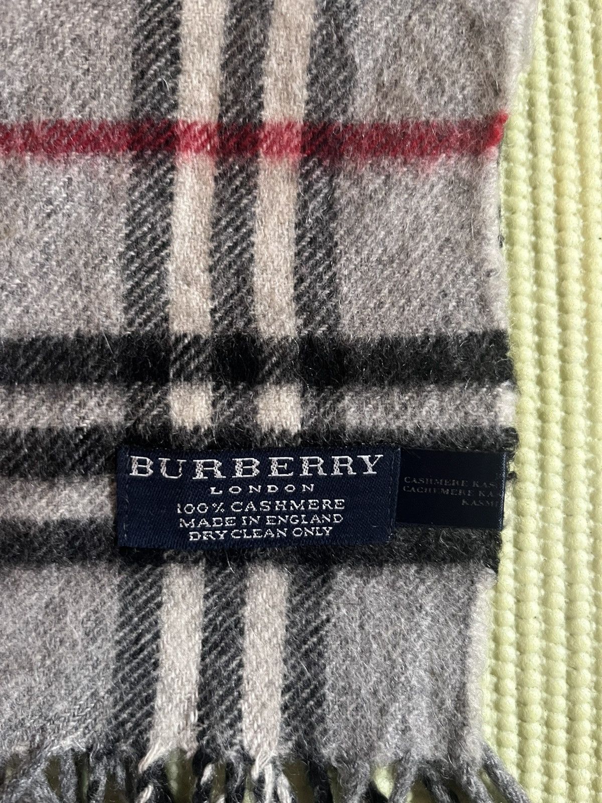 Burberry × Vintage Burberry Grey Vintage Scarf 100% Cashmere Size ONE SIZE - 2 Thumbnail
