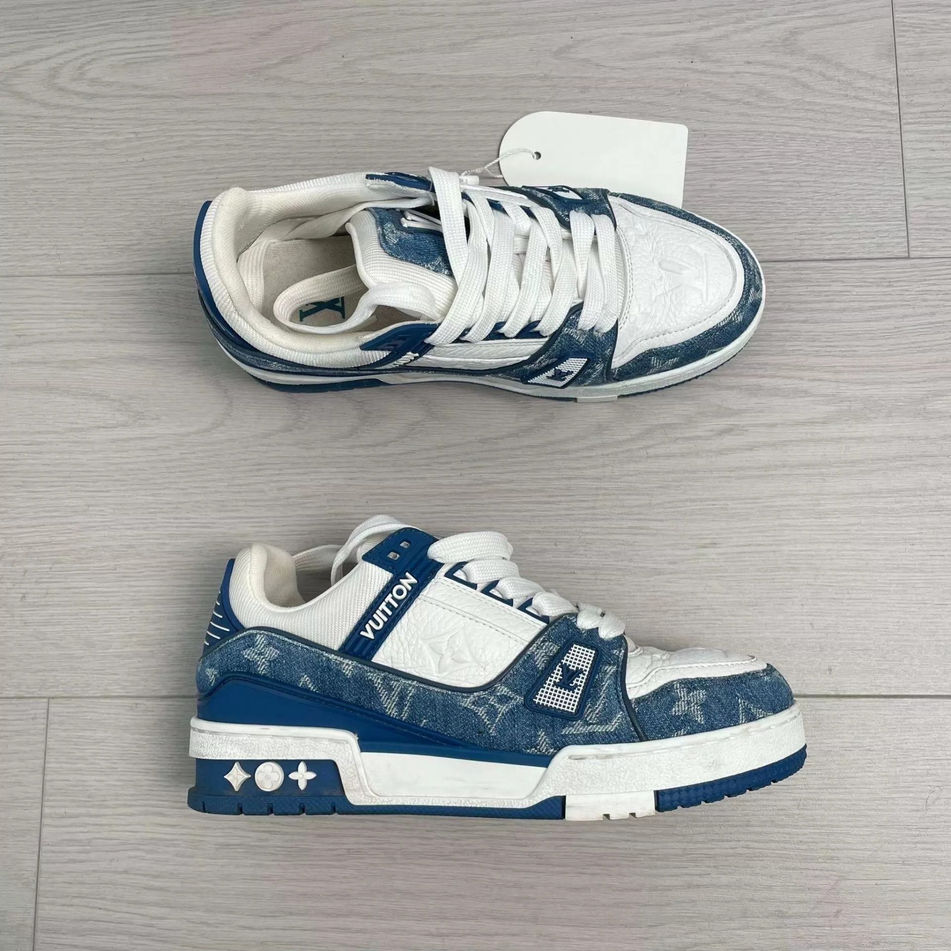 Louis Vuitton LV blue and white low-top sneaker 36.5 260226YJH7S03 Size US 6 / IT 36 - 2 Thumbnail