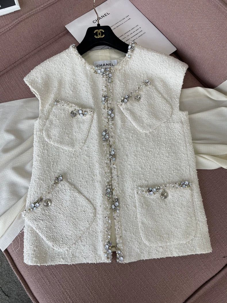Chanel Chanel Equestrian White Beaded Pearl Vest - dmc Size US XS / EU 42 / 0 - 1 Thumbnail
