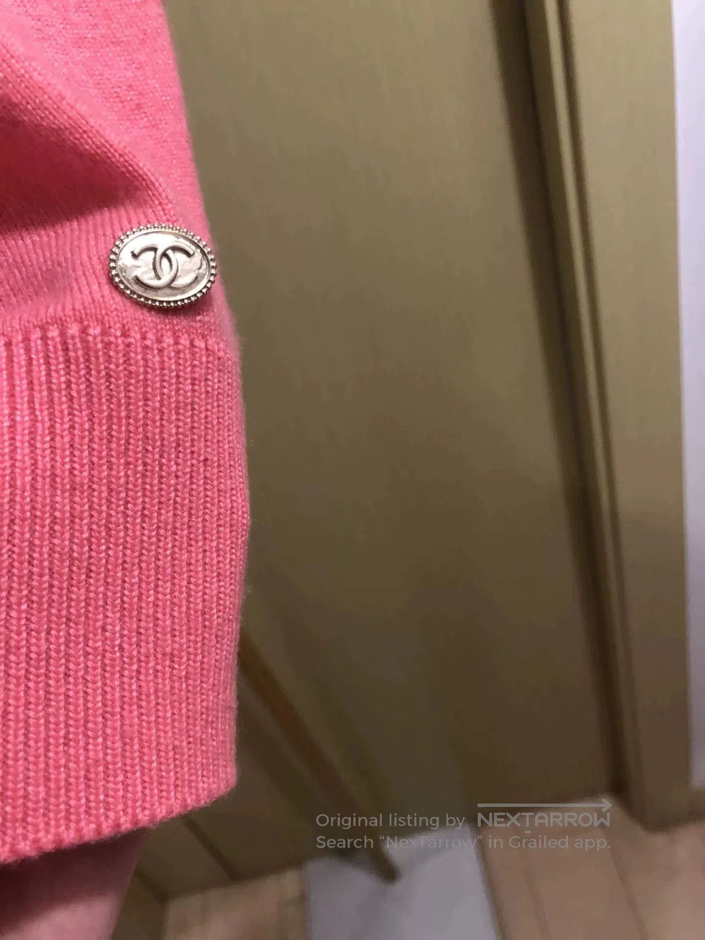 Chanel Chanel Pink Cashmere V-Neck Knit Top. Size XS / US 0-2 / IT 36-38 - 2 Thumbnail