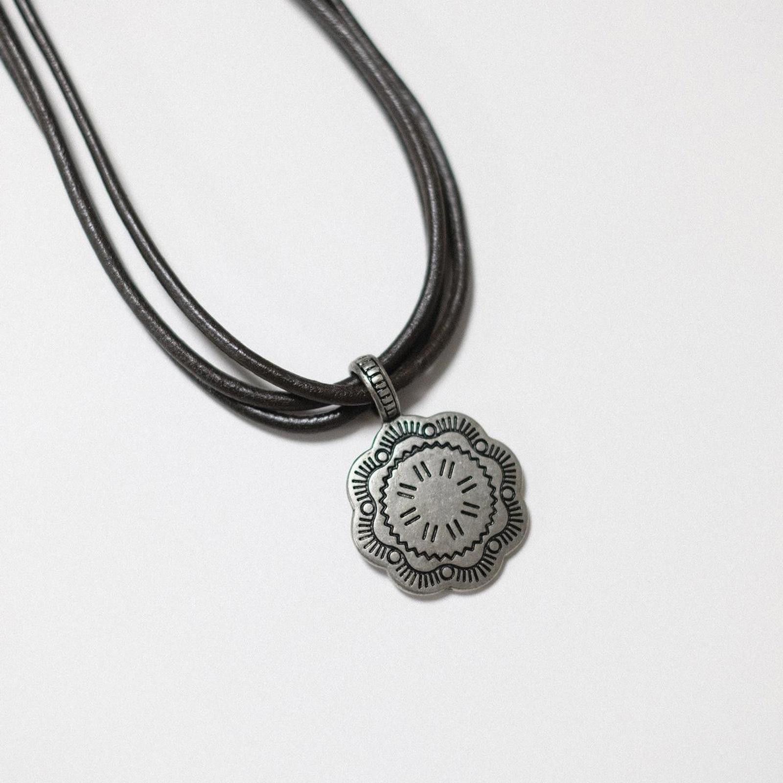 Japanese Brand Antique Genuine Leather Core Pendant Necklace Size ONE SIZE - 5 Thumbnail