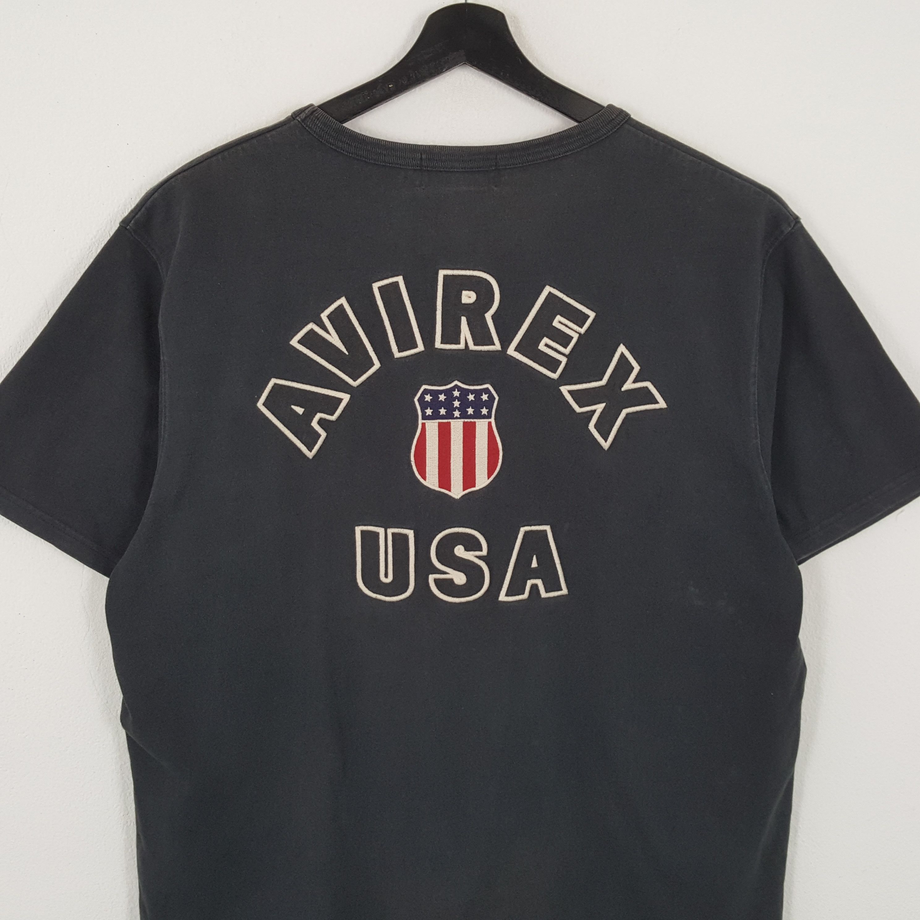 Avirex × Vintage AVIREX USA Big Backprint Design Tshirt