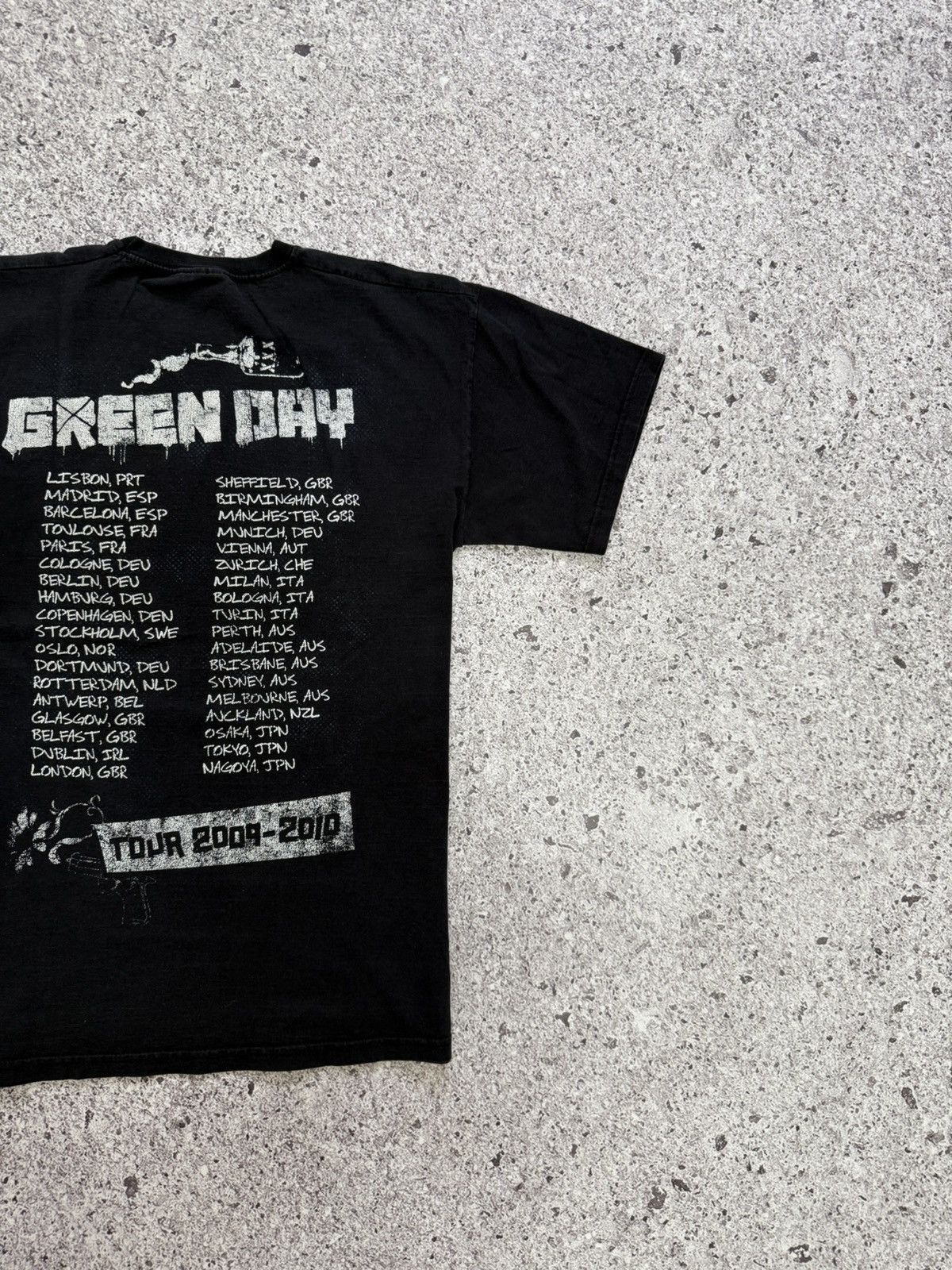 Band Tees × Vintage Green Day 21st Century Breakdown Tour 2009 - 2010 T-Shirt Size US M / EU 48-50 / 2 - 8 Thumbnail