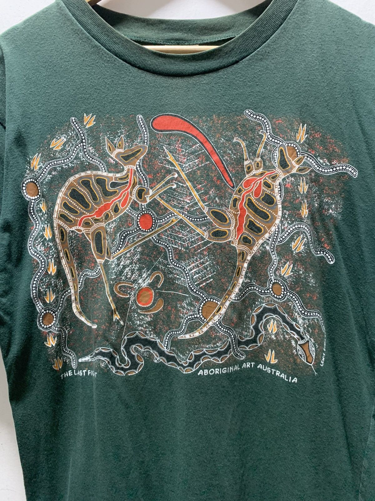 Vintage Vintage 1990s Australia Art T-shirt Size US L / EU 52-54 / 3 - 2 Thumbnail
